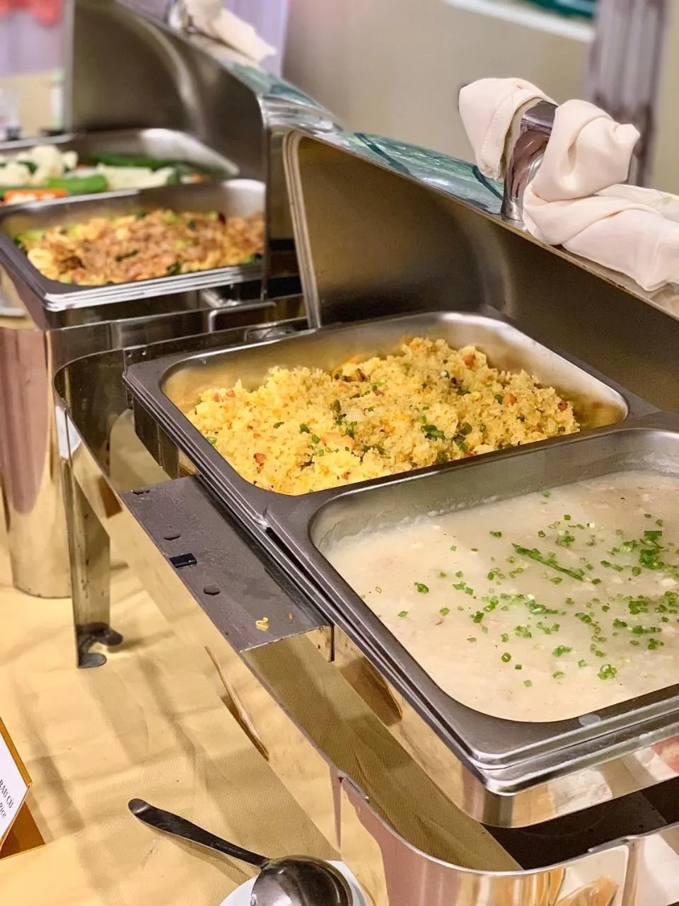 Restaurant/places to eat in My Khe 2 Da Nang Seafront Hotel