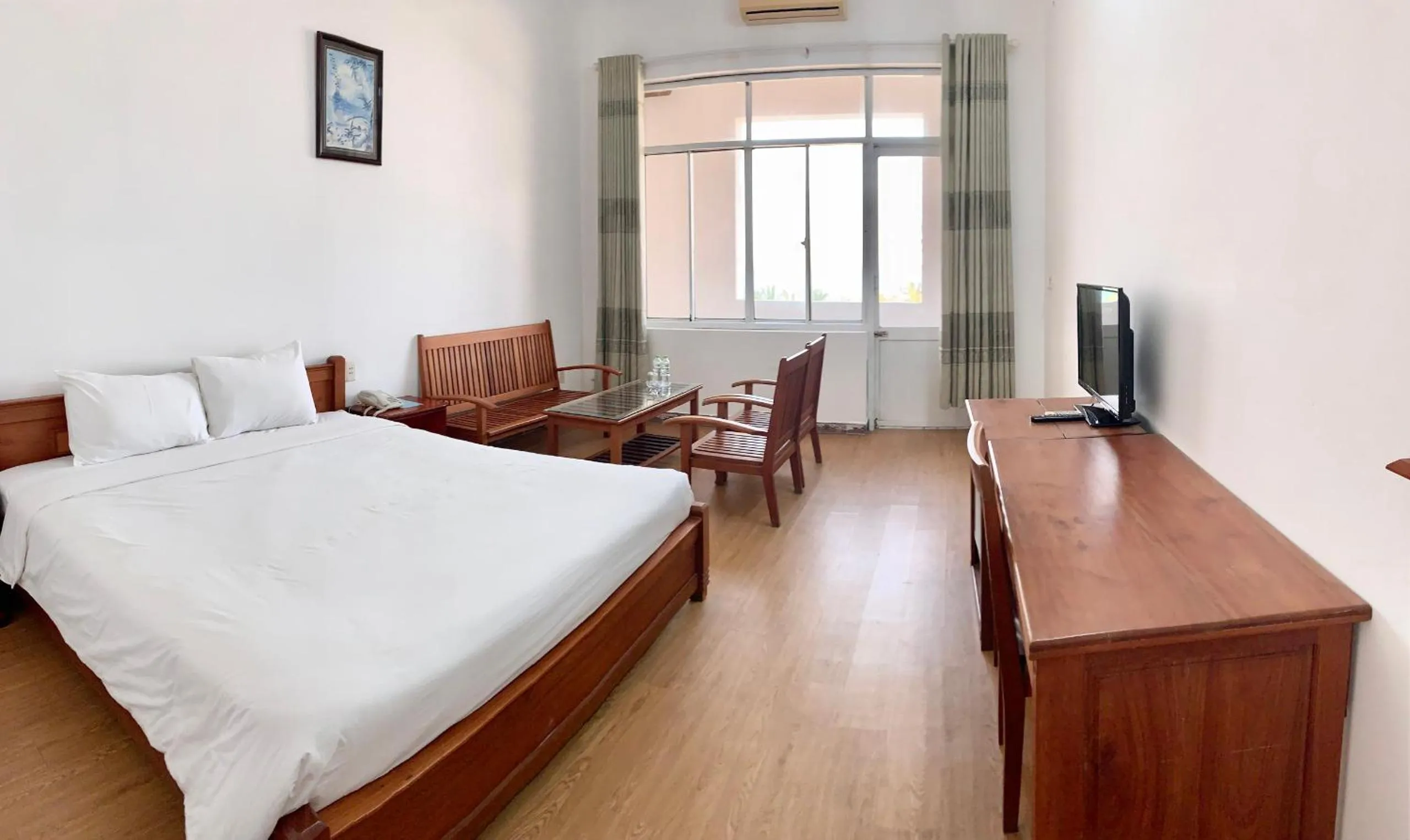 Bed in My Khe 2 Da Nang Seafront Hotel