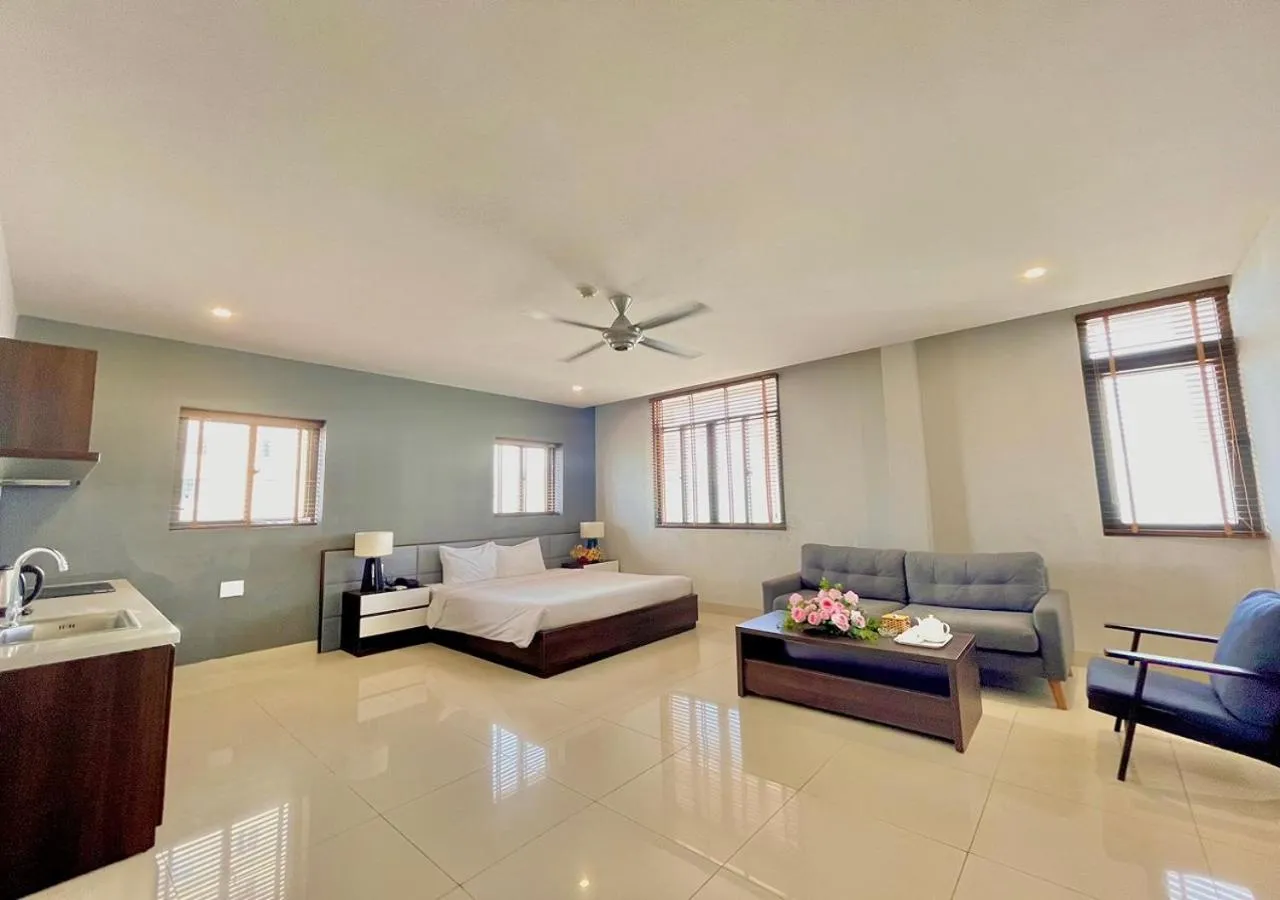 Photo of the whole room, Bed in My Khe 2 Da Nang Seafront Hotel