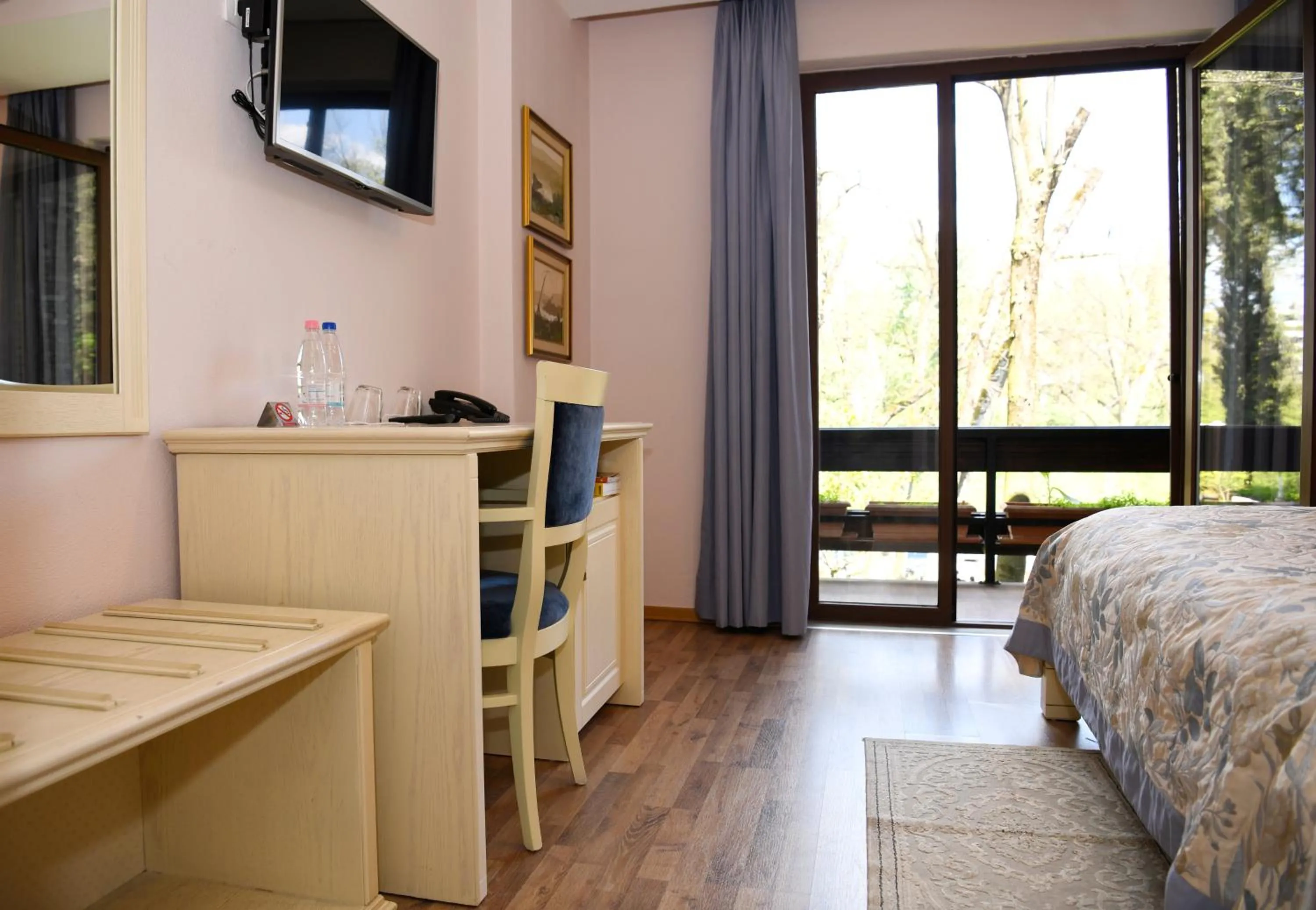 Bed in Hotel Restaurant Dreri