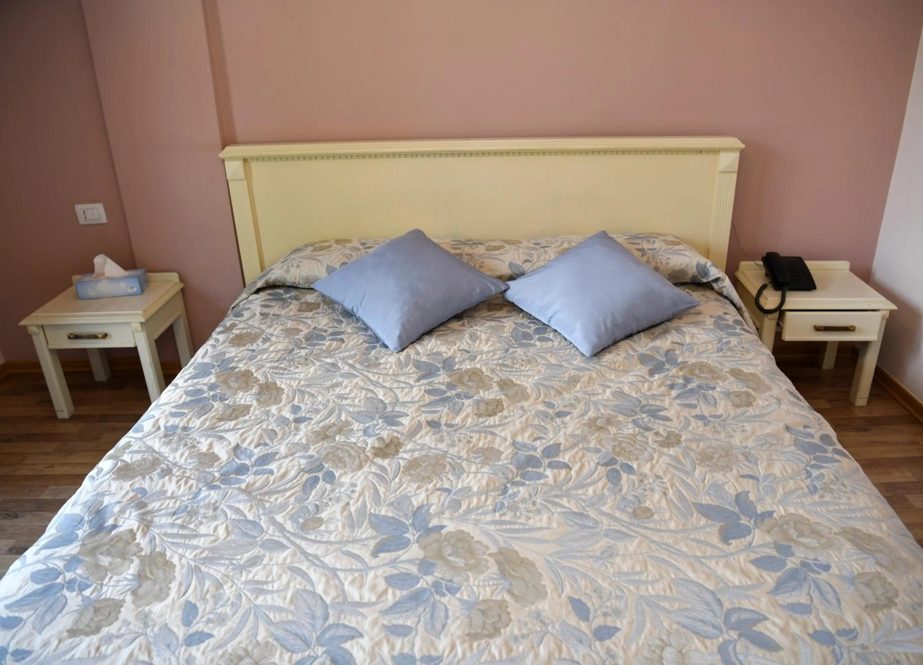 Bed in Hotel Restaurant Dreri