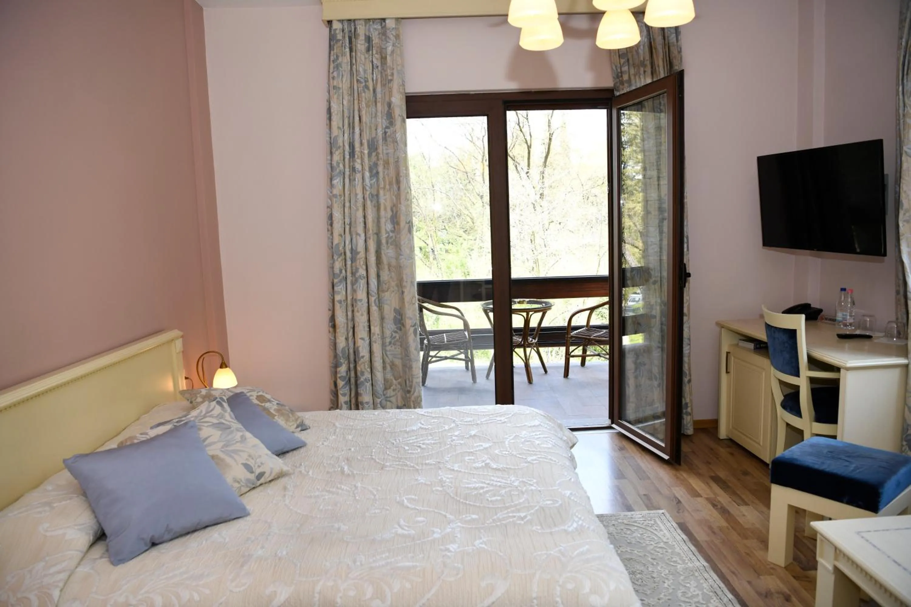 Bed in Hotel Restaurant Dreri