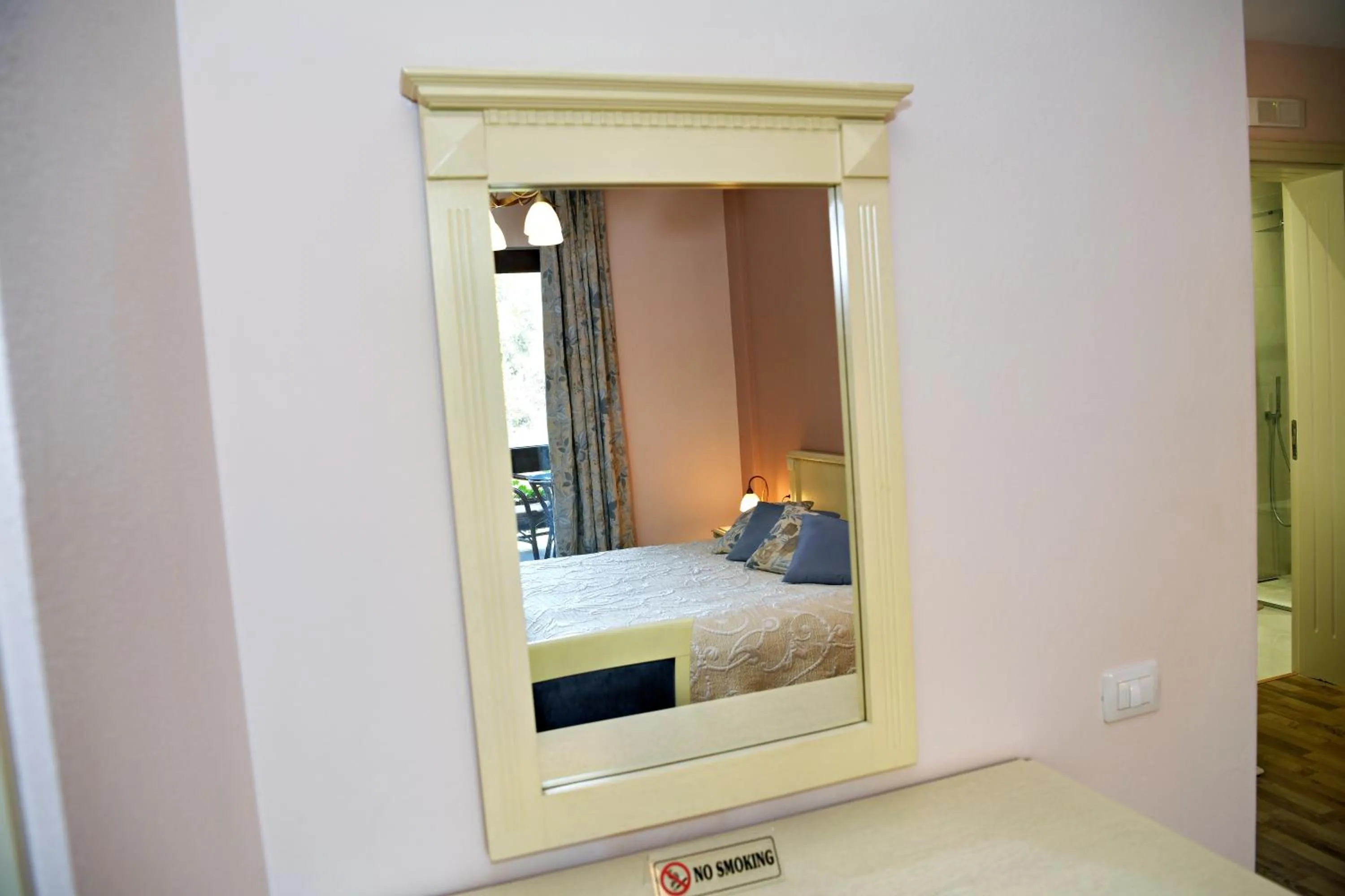 Bed in Hotel Restaurant Dreri