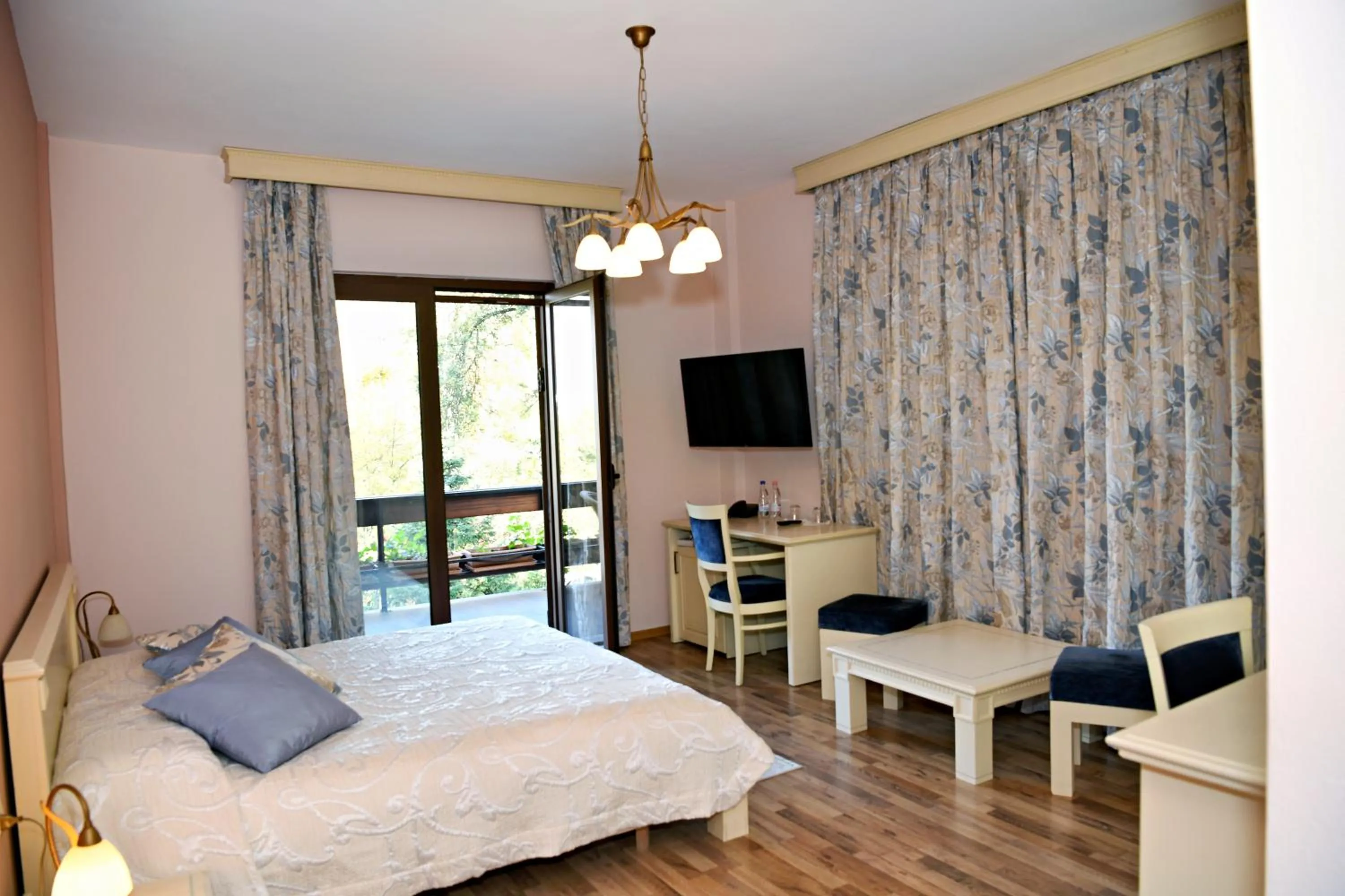 Bed in Hotel Restaurant Dreri