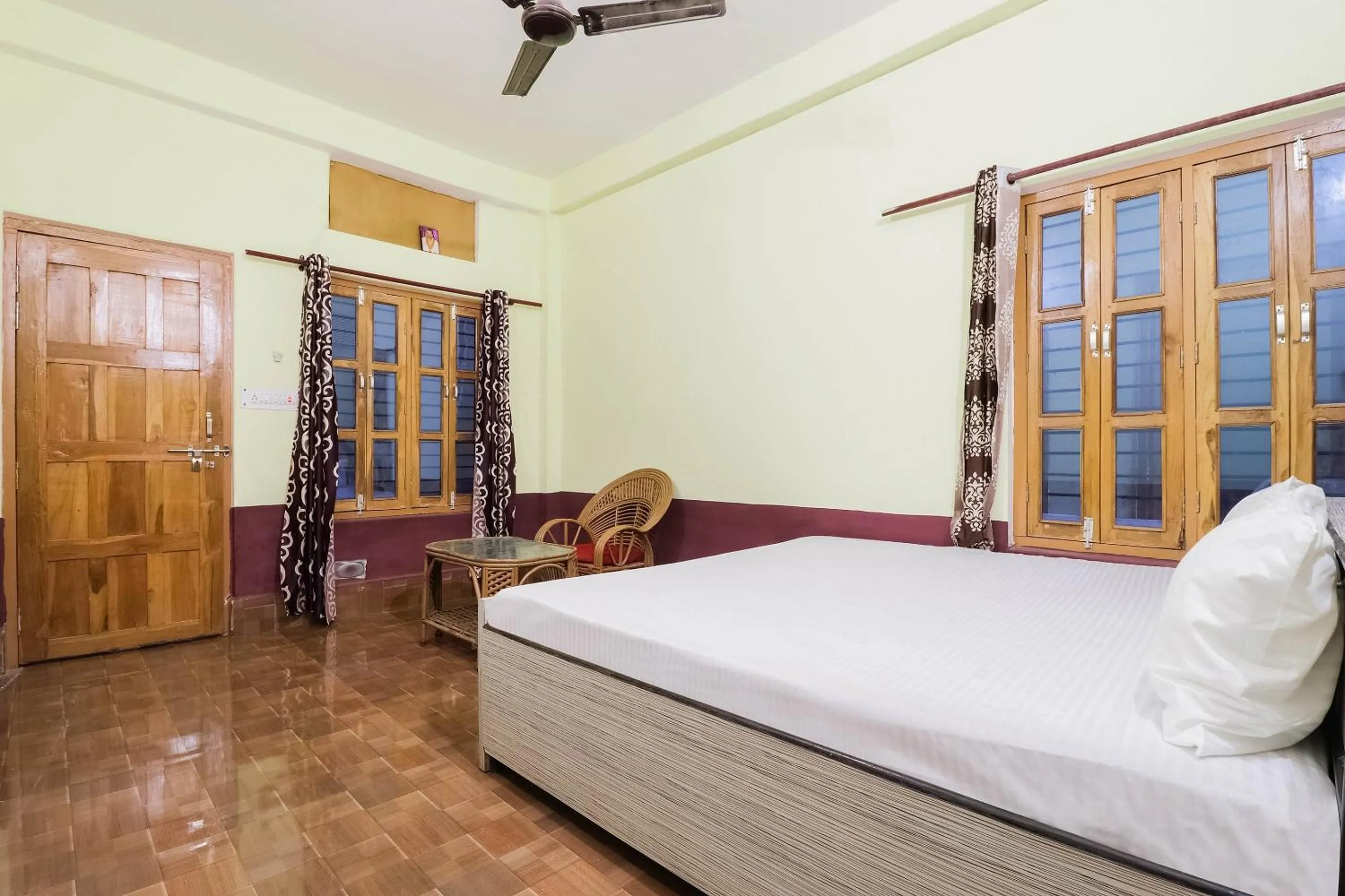 Bedroom, Bed in Hotel O Jyotish House