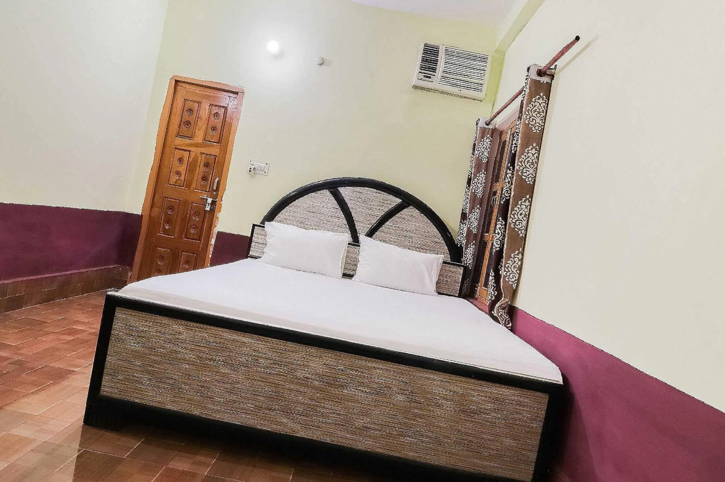 Bedroom, Bed in Hotel O Jyotish House