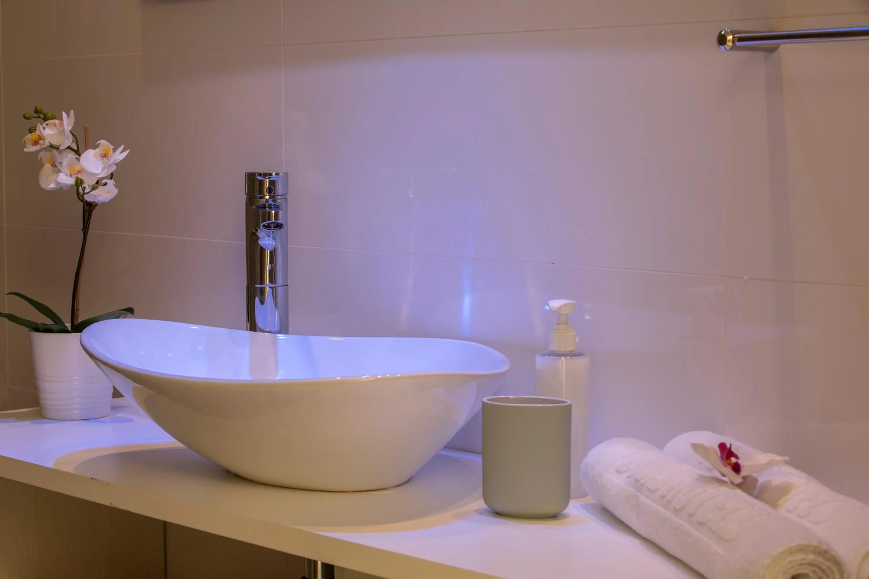 Bathroom in Infinity Blu - Designed for Adults by Louis Hotels