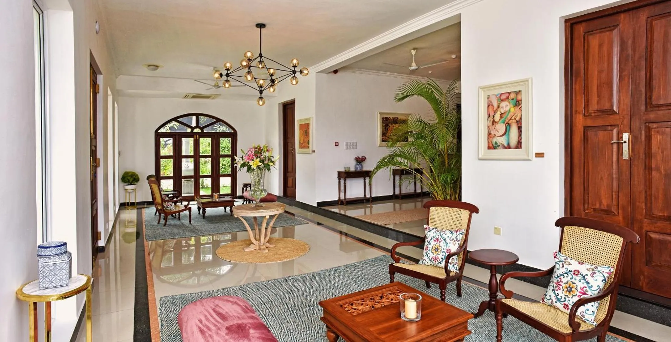 Lobby or reception in Fox Kandy by Fox Resorts - Luxury in the Mist