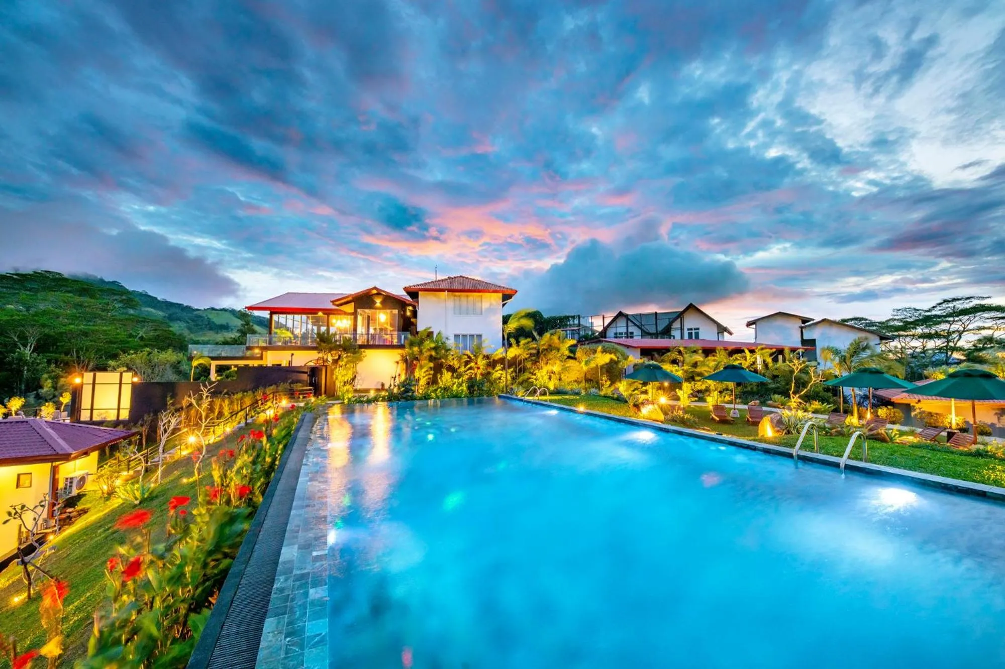 Fox Kandy by Fox Resorts - Luxury in the Mist