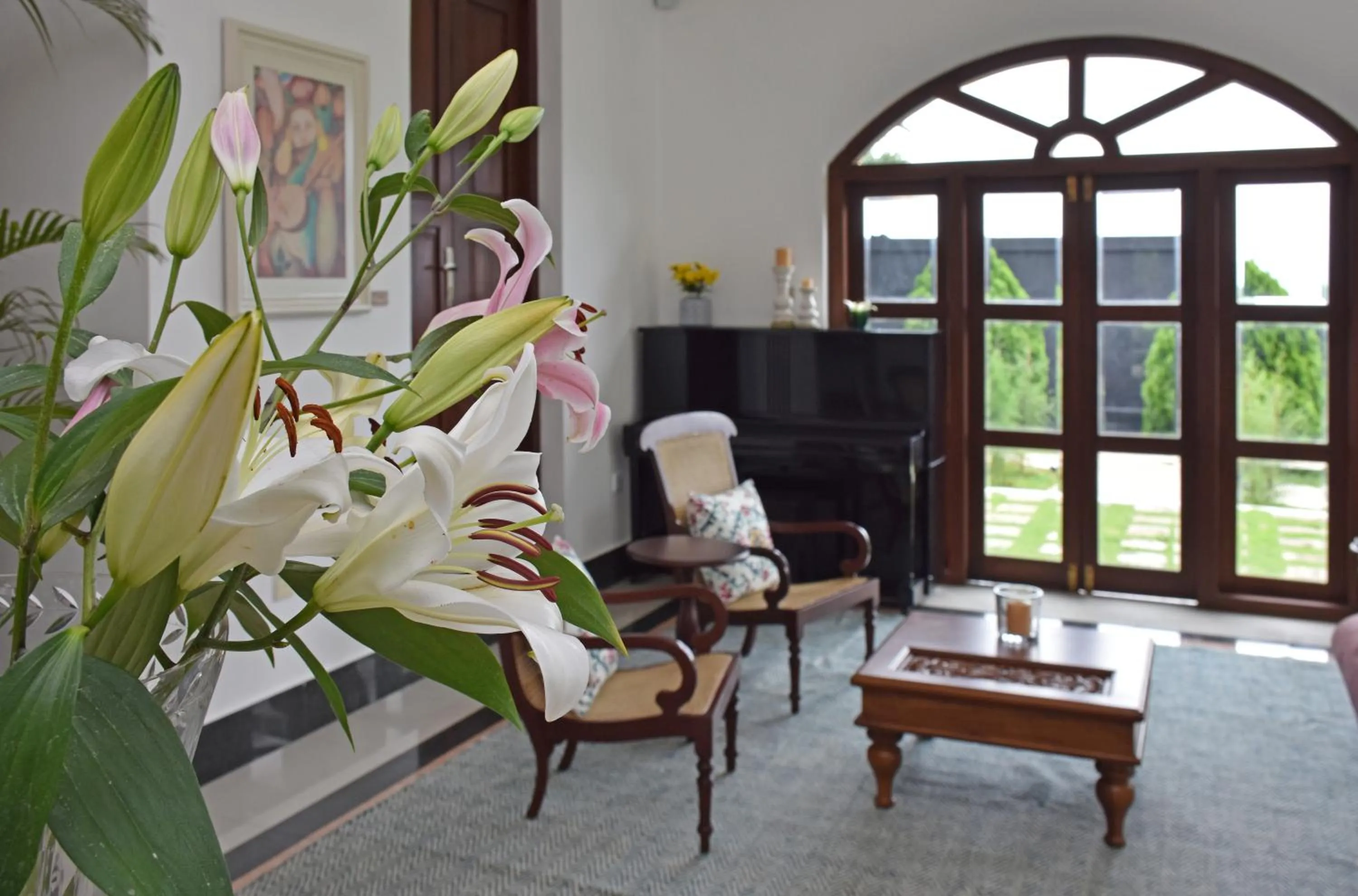 Living room in Fox Kandy by Fox Resorts - Luxury in the Mist