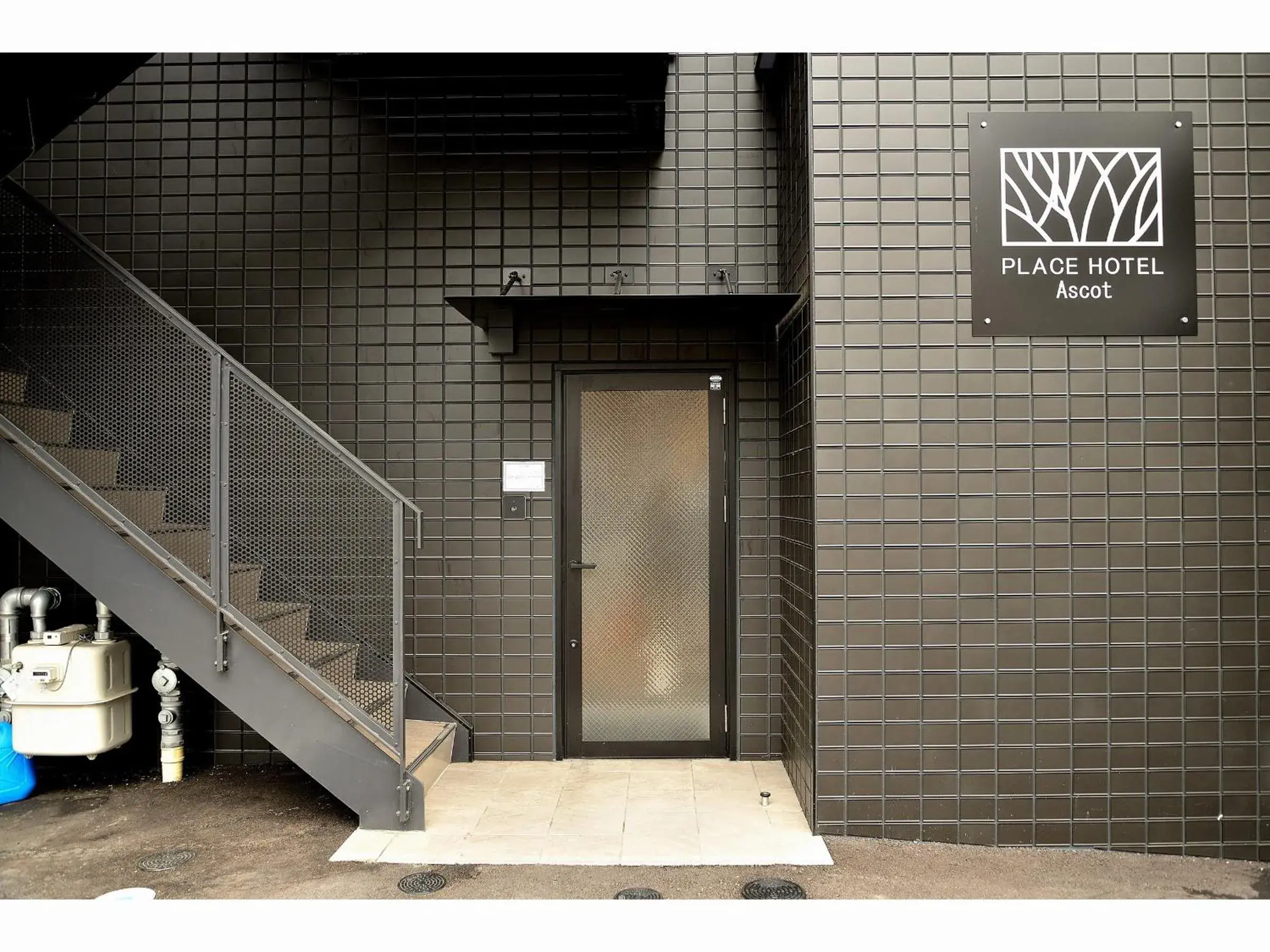 Facade/entrance in Place Hotel Ascot Facade/entrance in Place Hotel Ascot