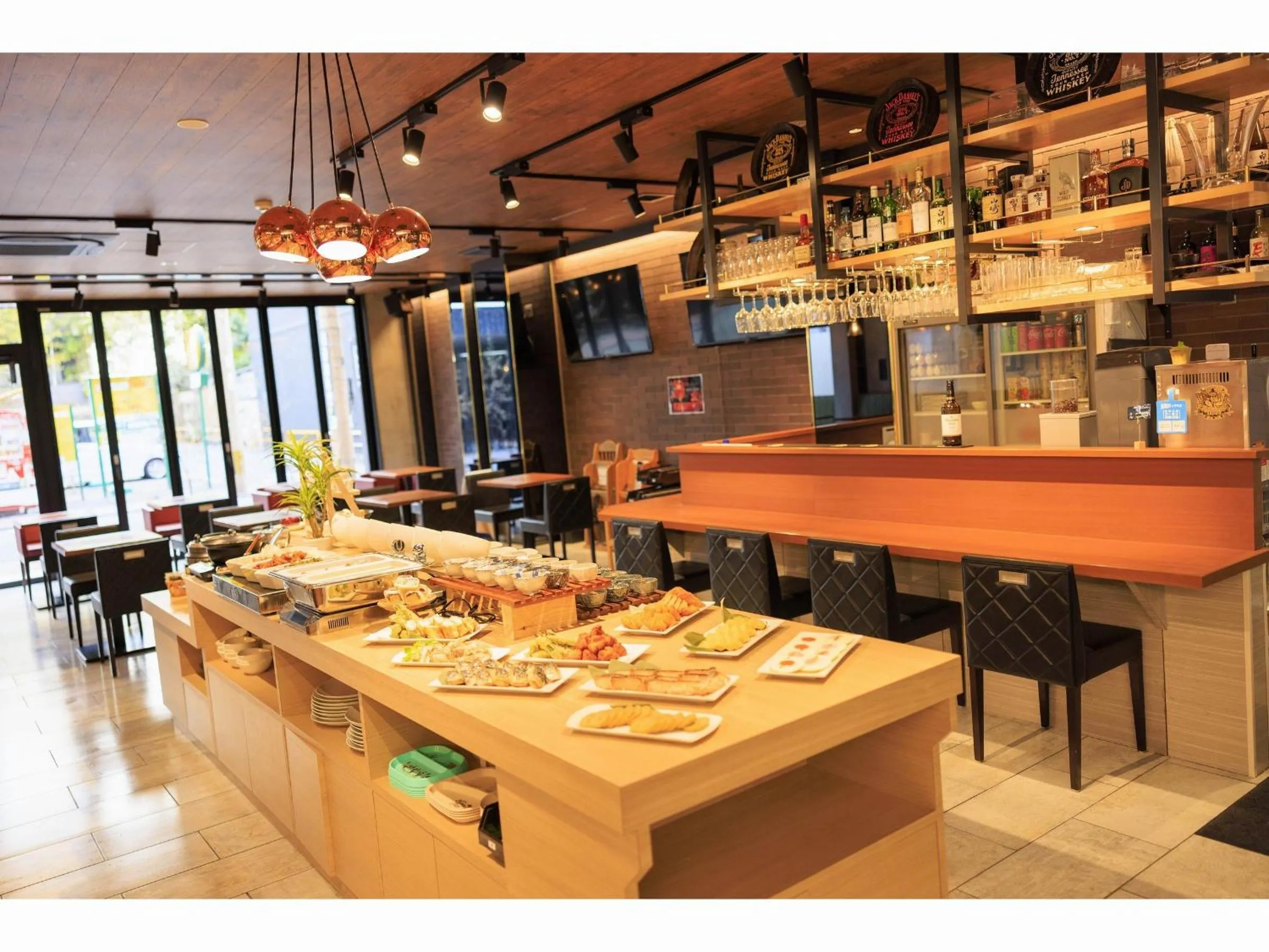 Restaurant/places to eat in Place Hotel Ascot