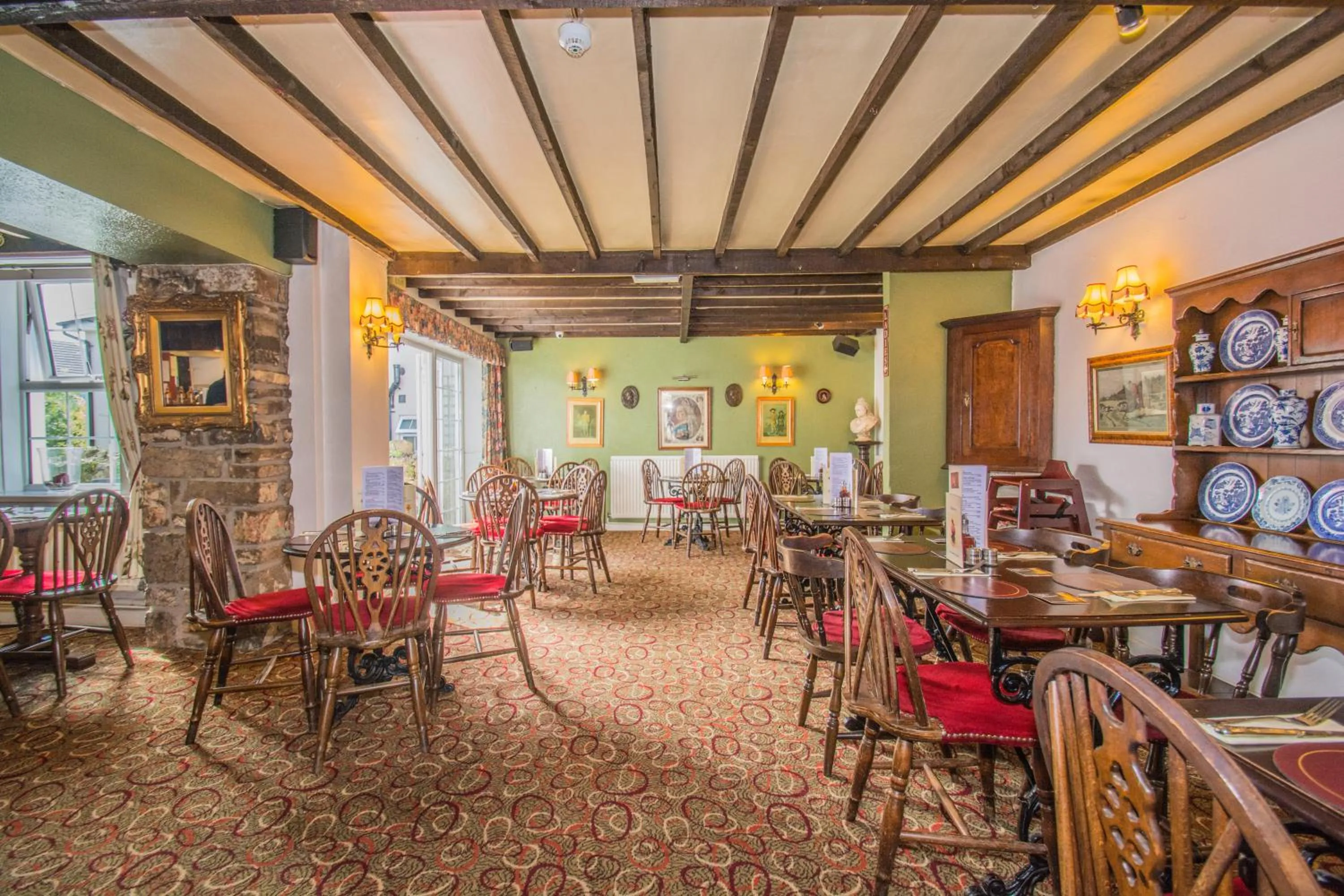 Restaurant/places to eat in Victoria Inn