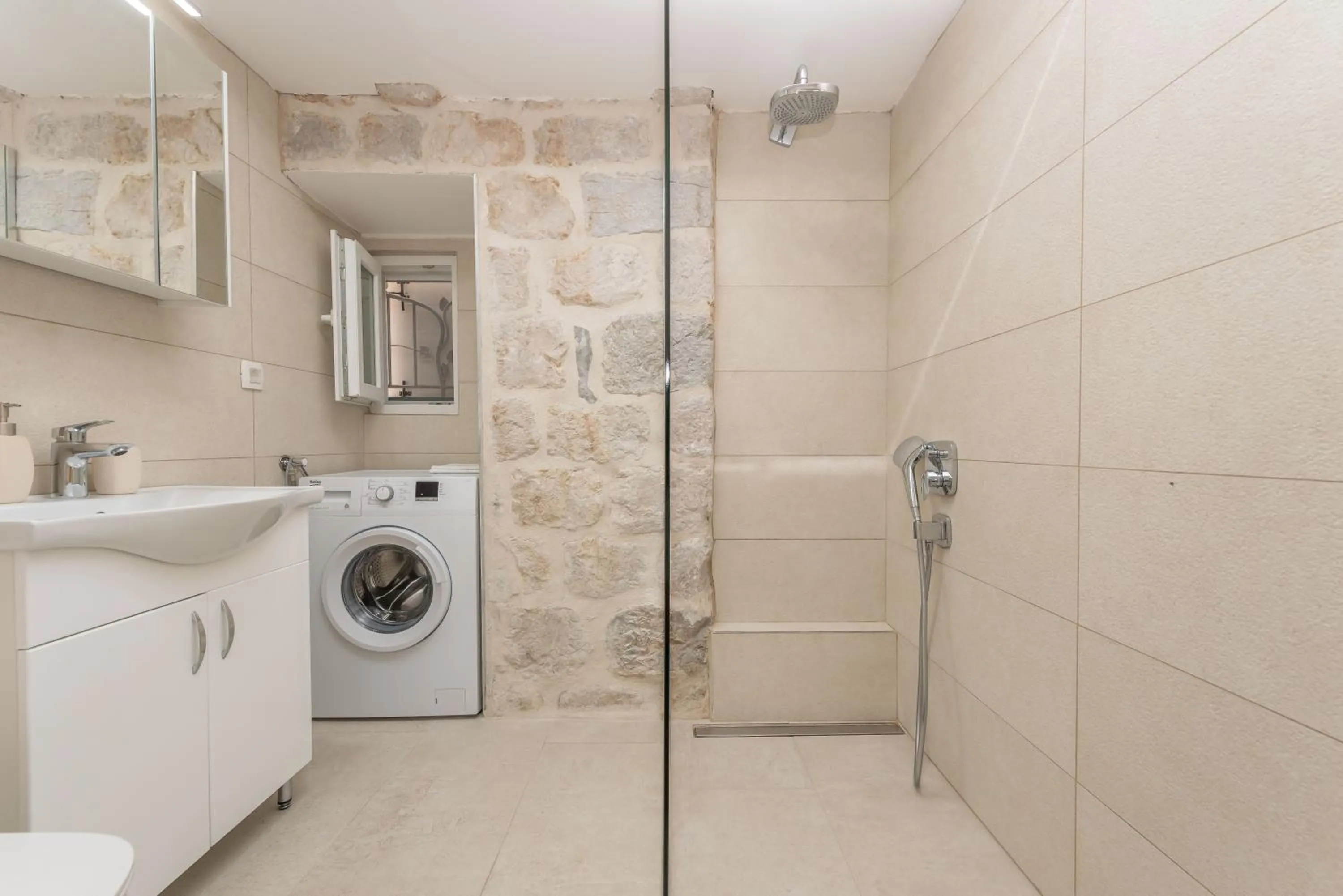 Shower in Apartment Kula Đurišić