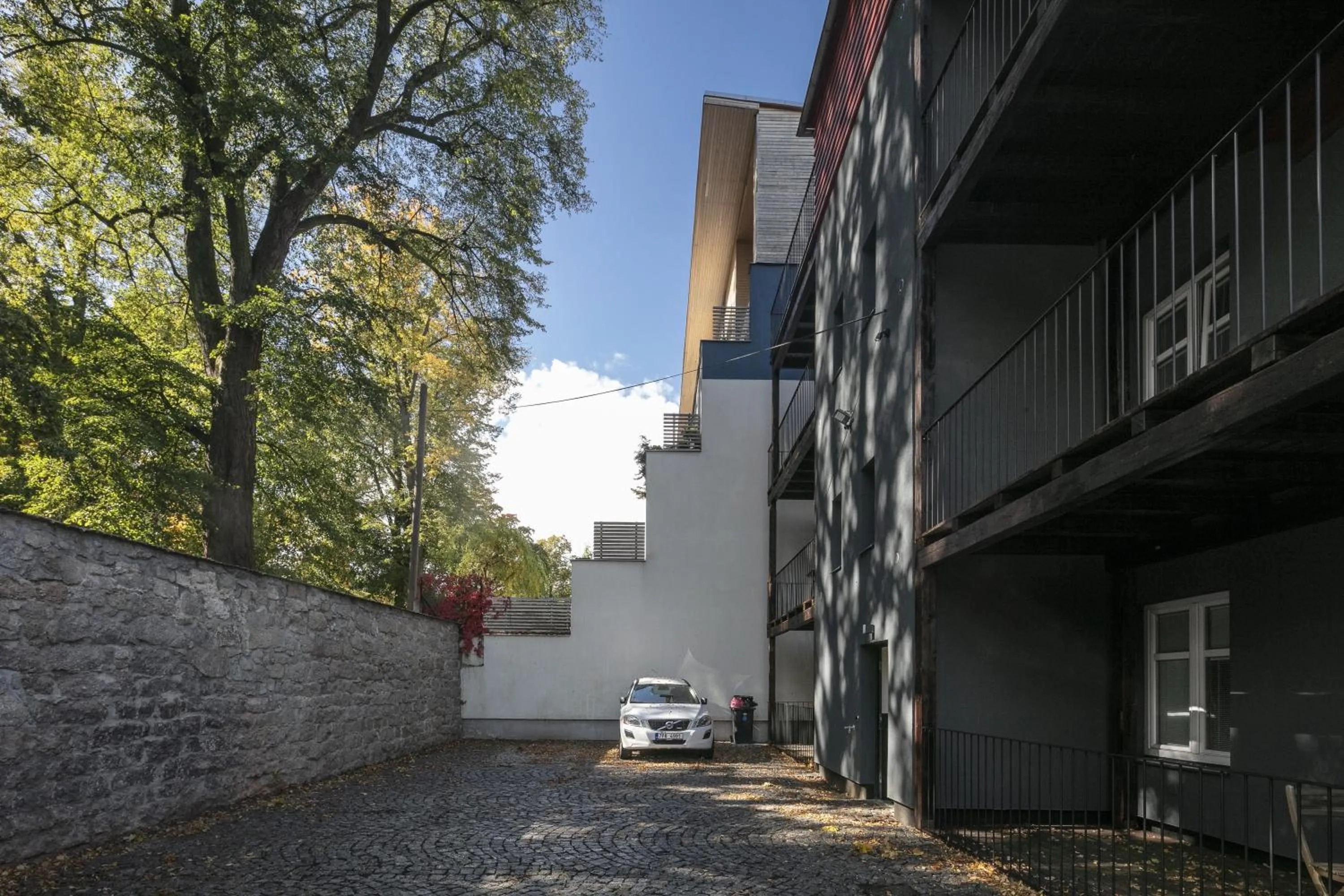 Property building in Pytloun Flat Hotel