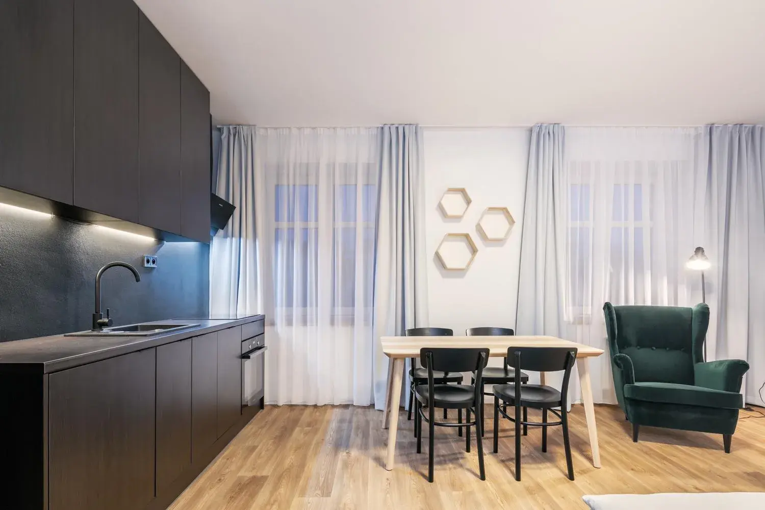 Kitchen or kitchenette in Pytloun Flat Hotel Kitchen or kitchenette in Pytloun Flat Hotel