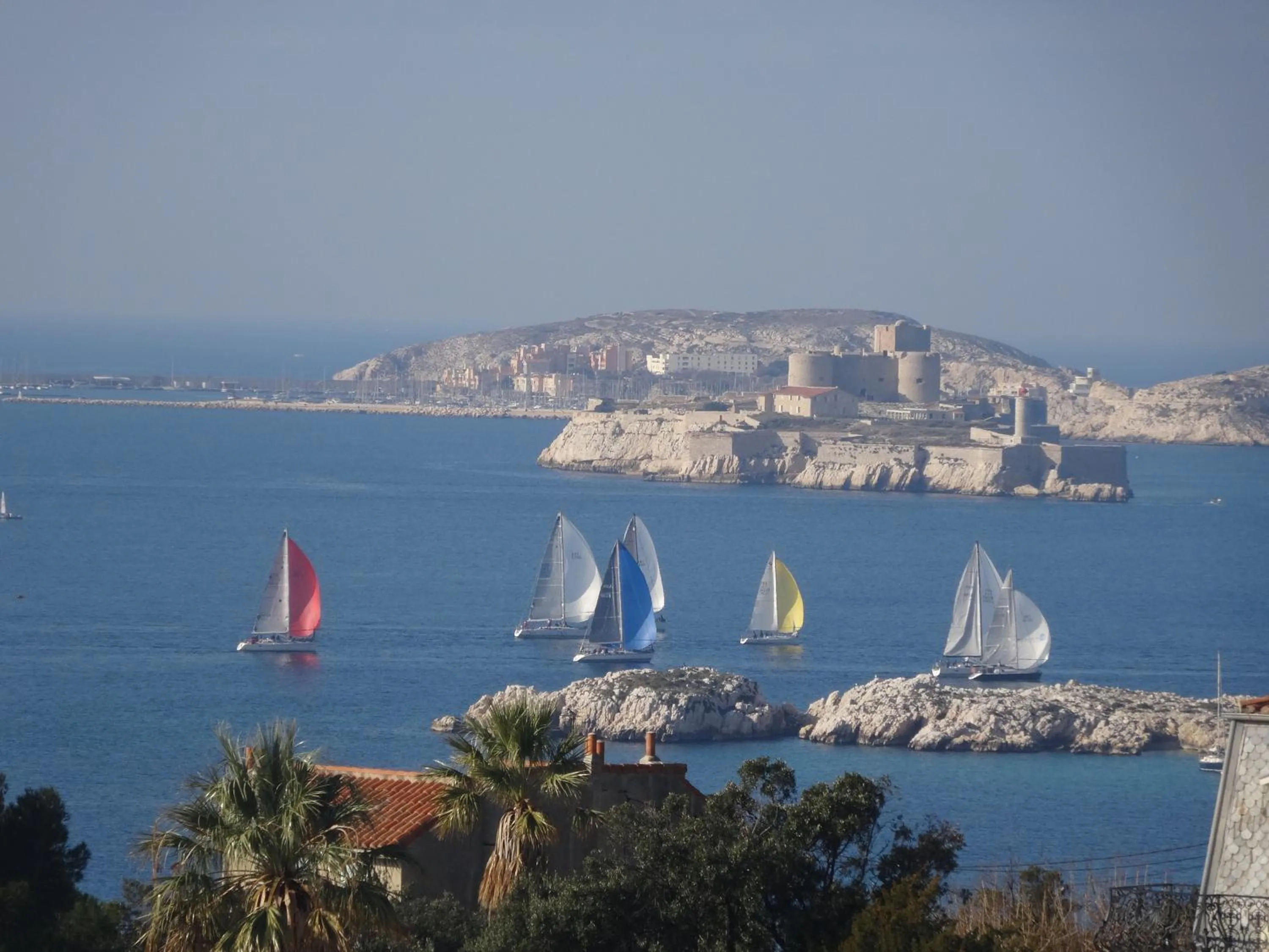 Off site in La LUNA of MARSEILLE - VILLA D'ARCHITECTE B&B