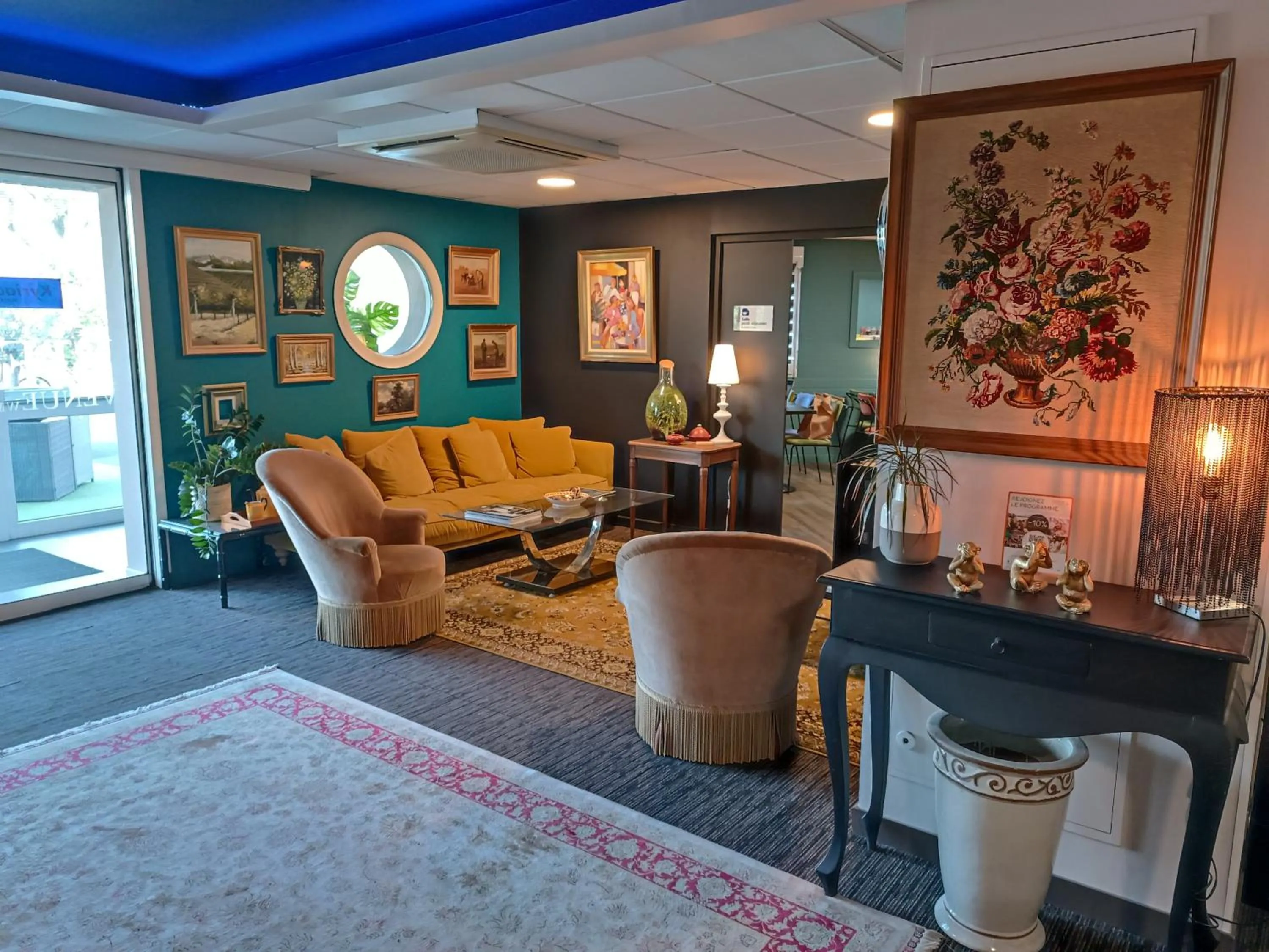 Living room in Hôtel Kyriad Brive Ouest