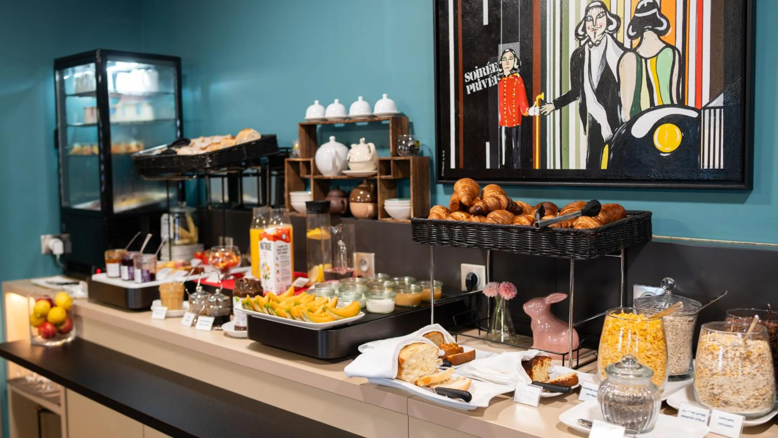 Continental breakfast in Hôtel Kyriad Brive Ouest