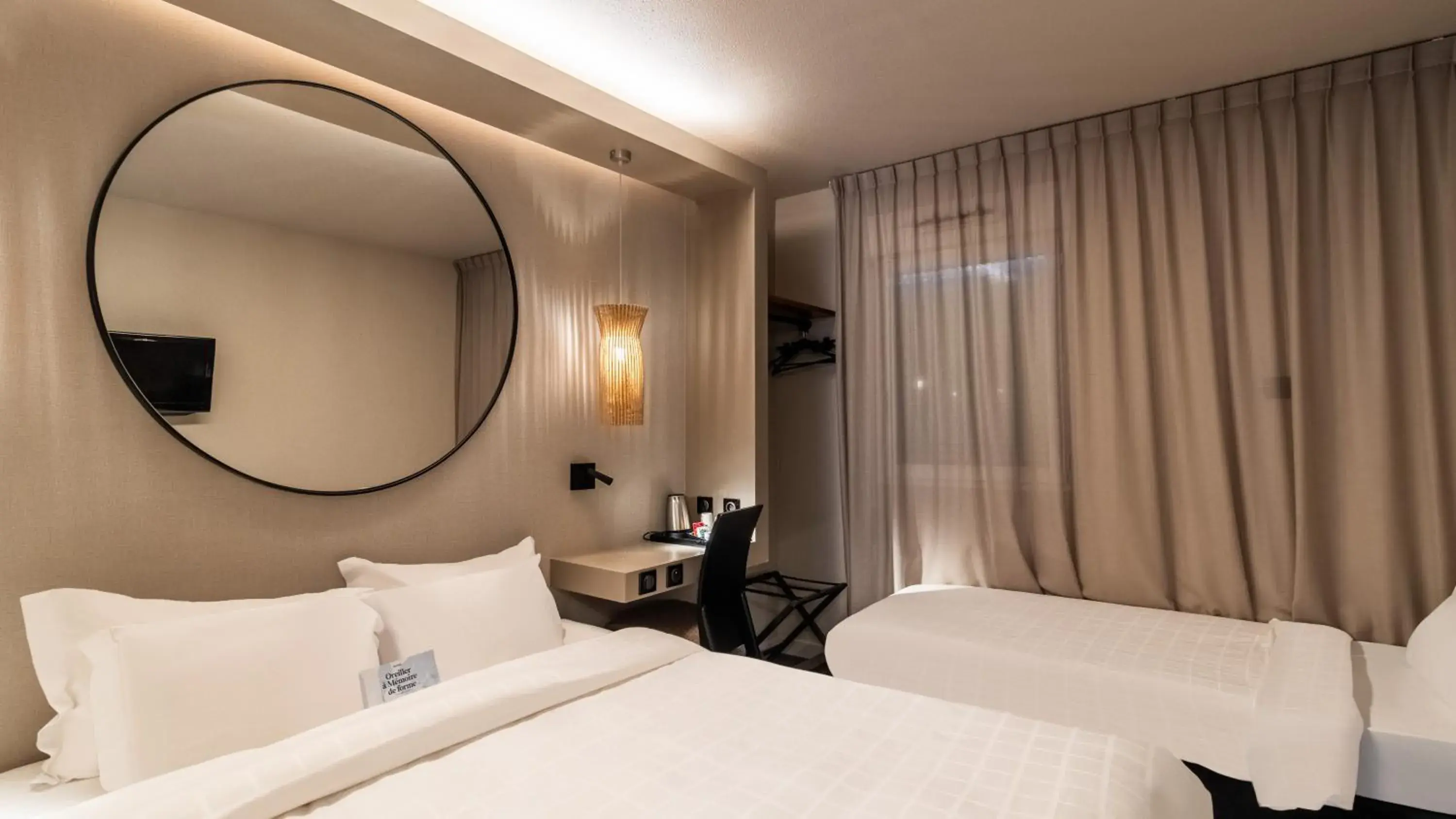 Bedroom, Bed in Hôtel Kyriad Brive Ouest Bedroom, Bed in Hôtel Kyriad Brive Ouest