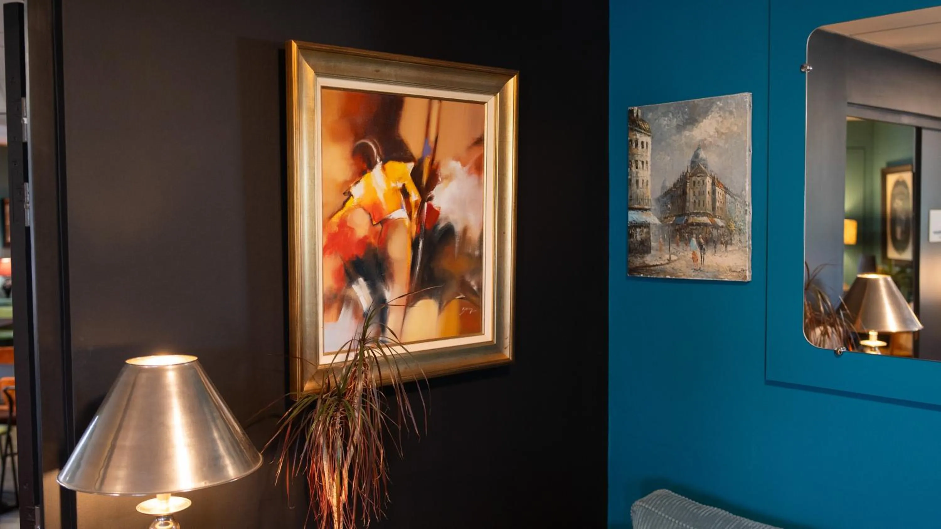 Communal lounge/ TV room in Hôtel Kyriad Brive Ouest