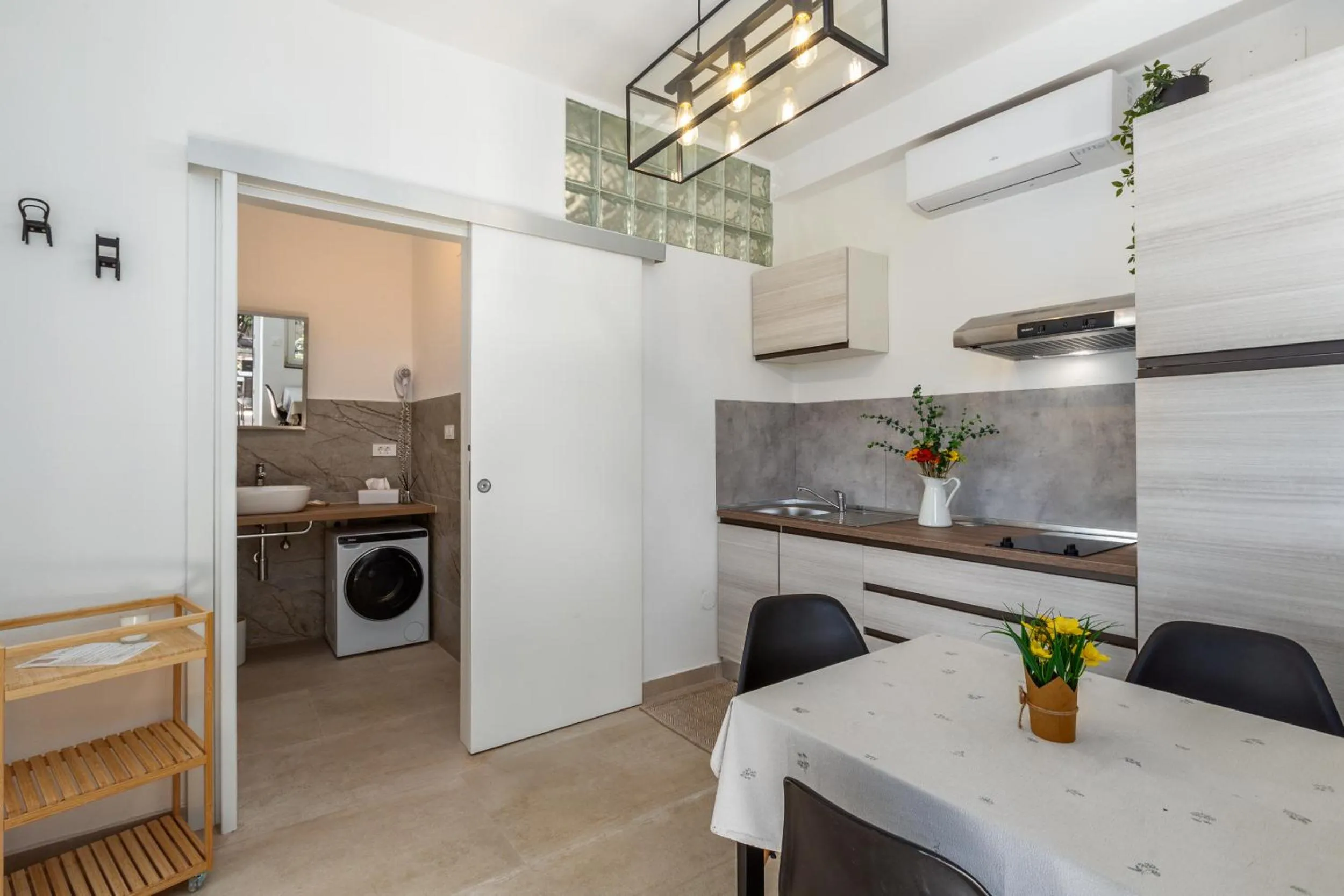 Kitchen or kitchenette in Trbović Apartments Peaceful stay with Free Parking, Pet-Friendly, and Bike Storage in Umag