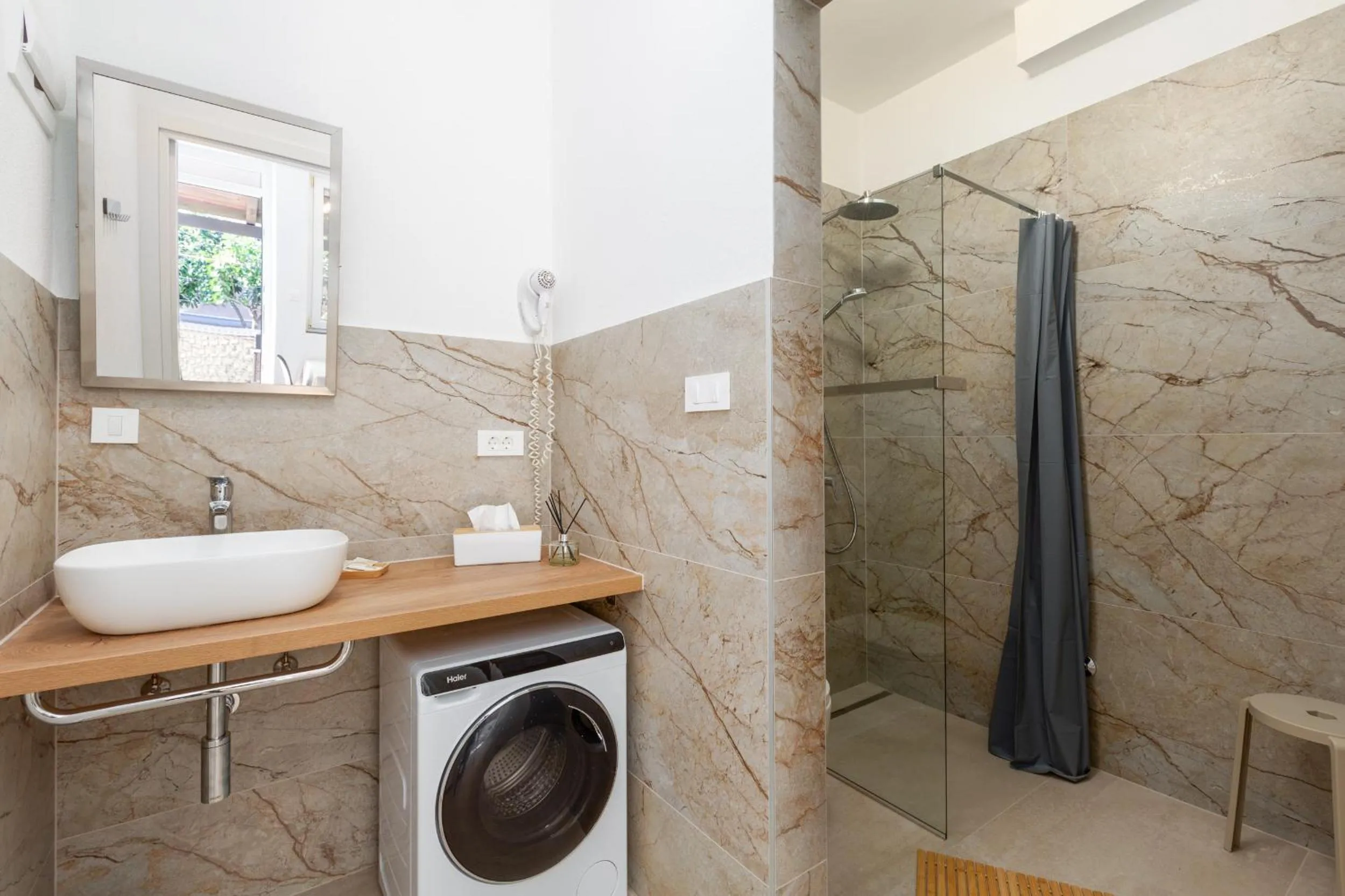 Shower in Trbović Apartments Peaceful stay with Free Parking, Pet-Friendly, and Bike Storage in Umag