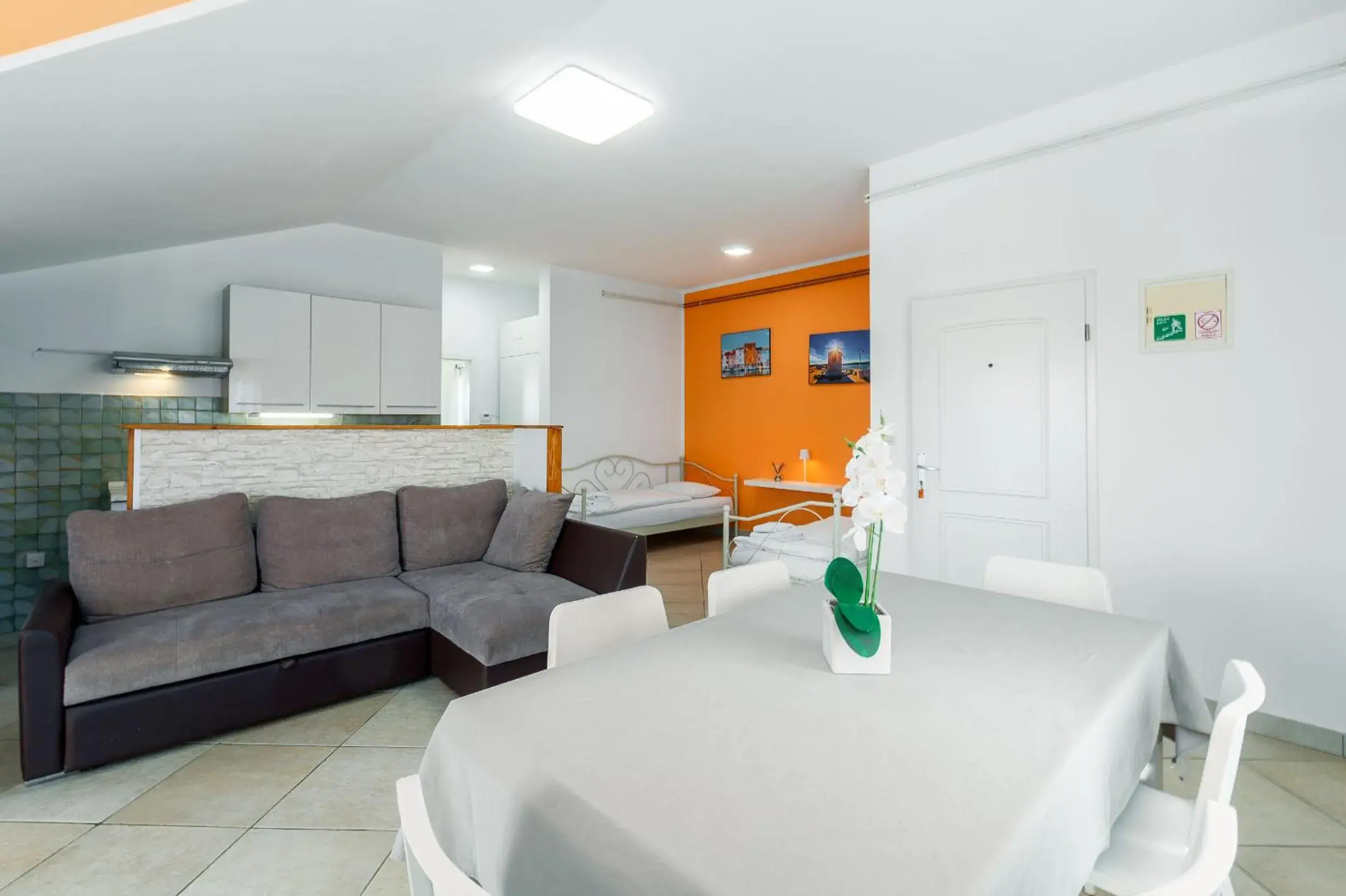 One-Bedroom Apartment (5 Adults) in Trbović Apartments Peaceful stay with Free Parking, Pet-Friendly, and Bike Storage in Umag One-Bedroom Apartment (5 Adults) in Trbović Apartments Peaceful stay with Free Parking, Pet-Friendly, and Bike Storage in Umag