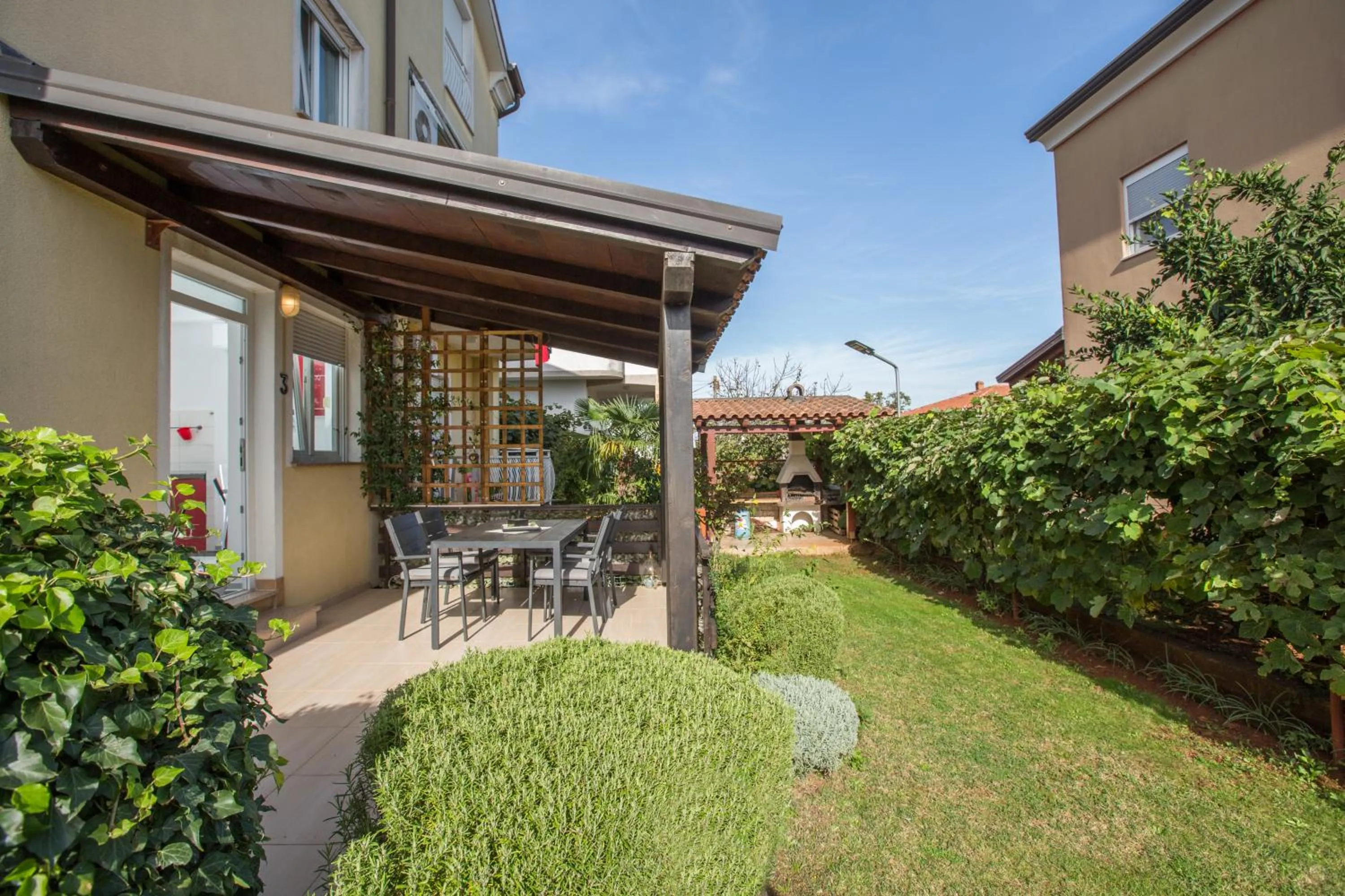 Property building in Trbović Apartments Peaceful stay with Free Parking, Pet-Friendly, and Bike Storage in Umag