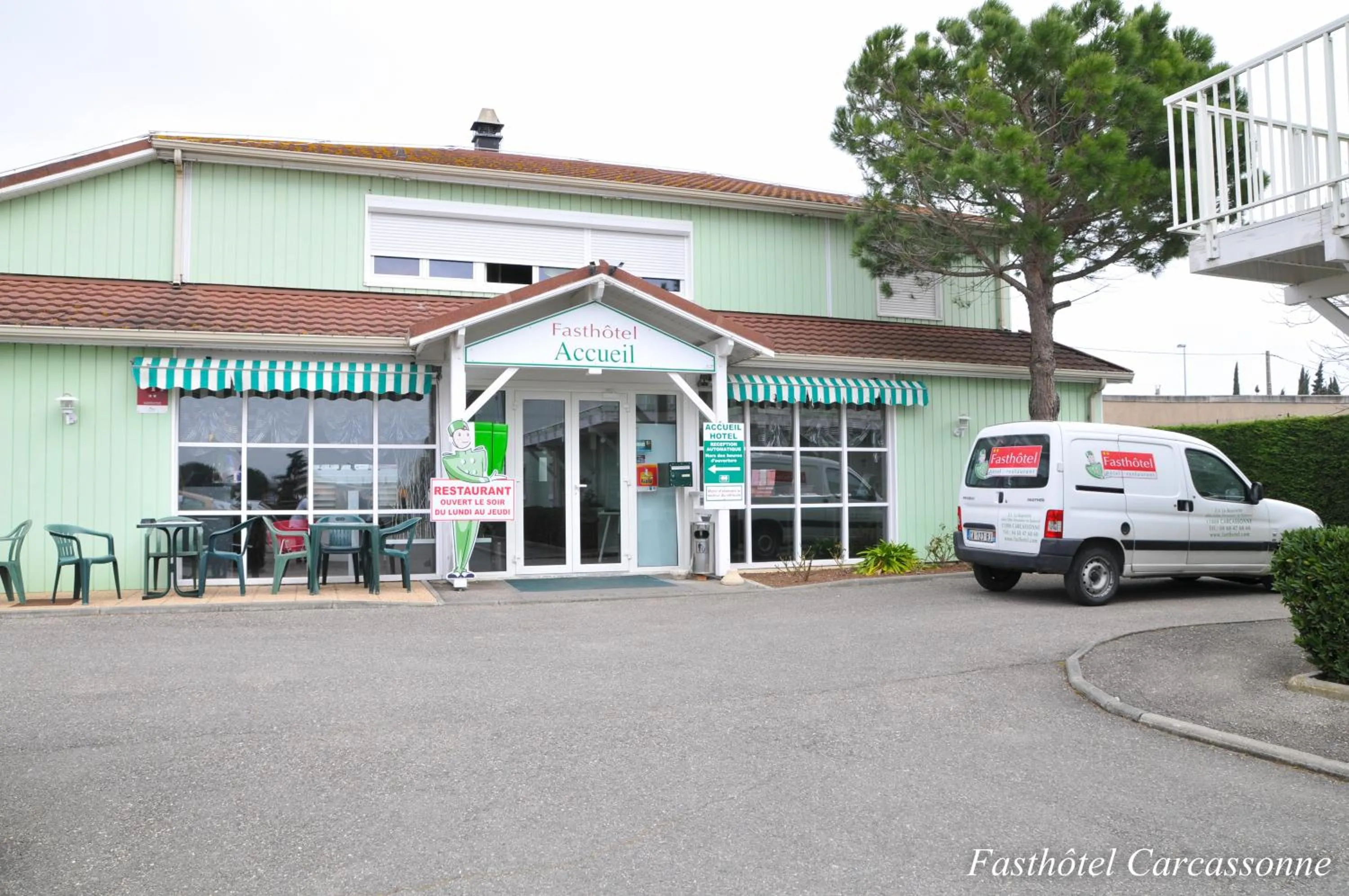 Facade/entrance in Fasthotel Carcassonne