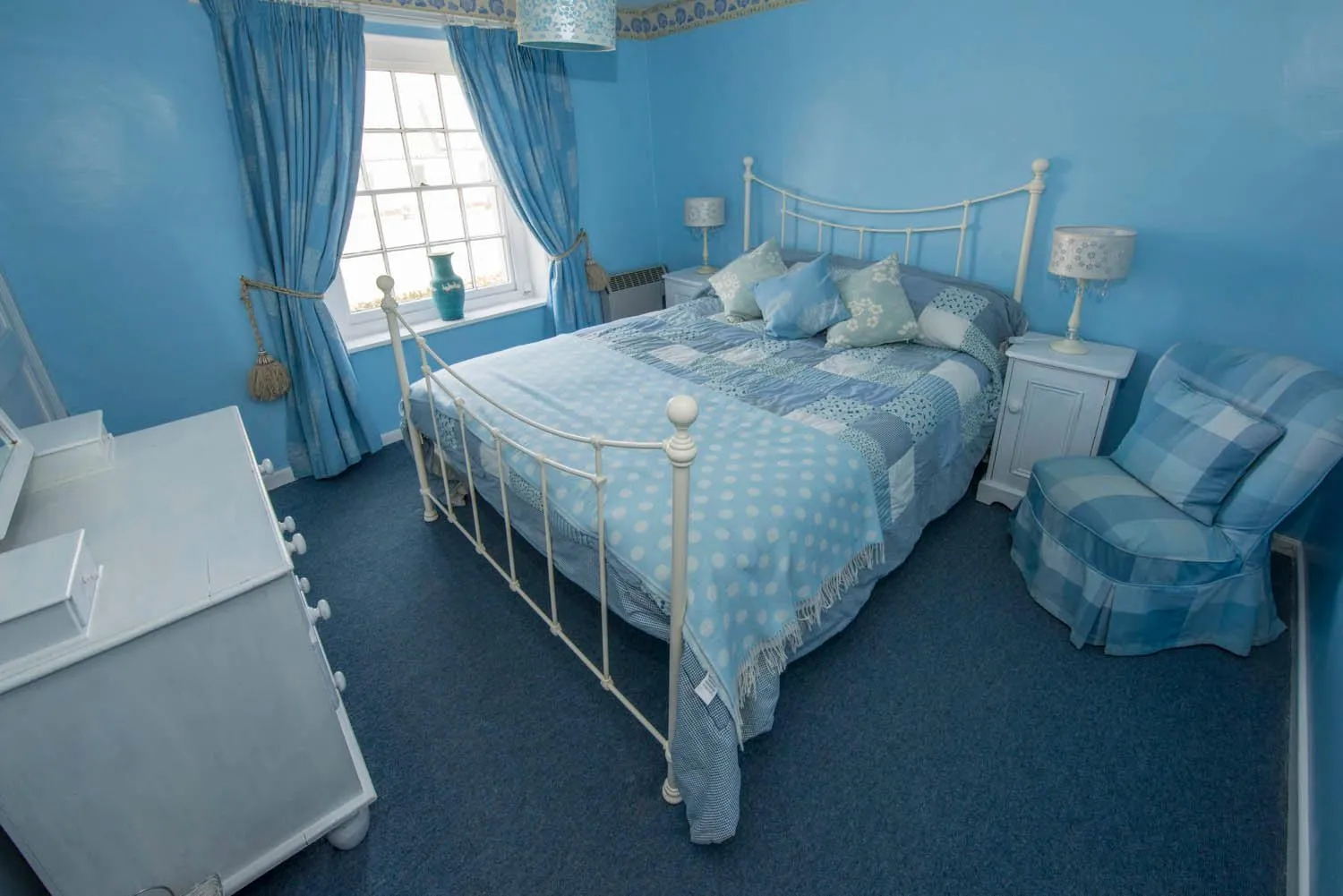 Bed in Delphinium Cottage