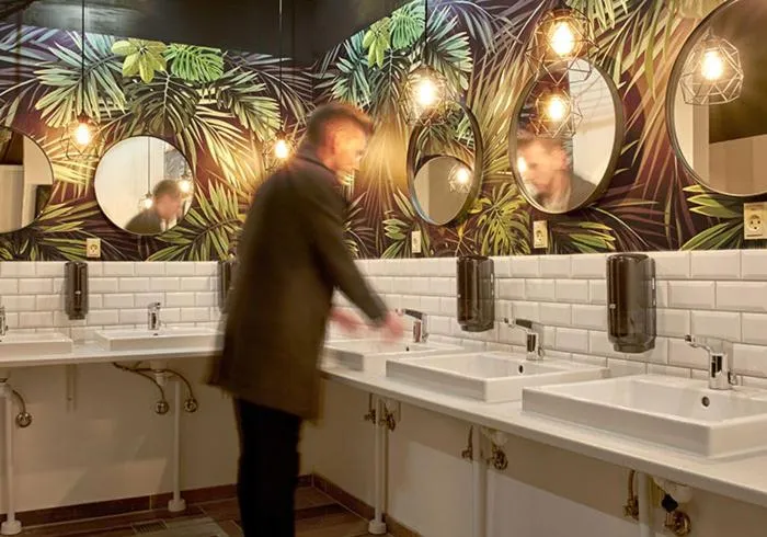 Urban Camper Hostel & Bar