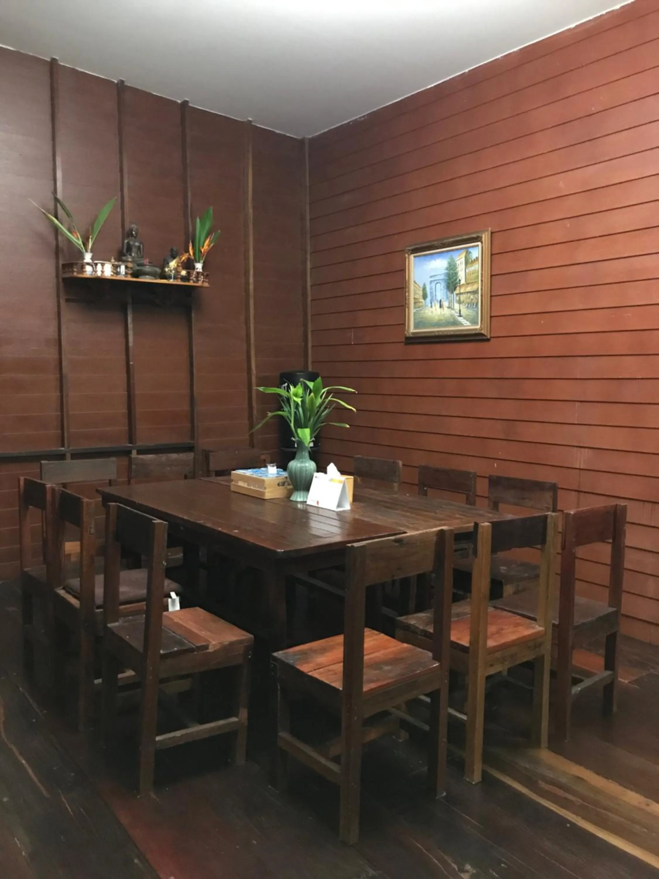 Restaurant/places to eat in Reuan Vilawan