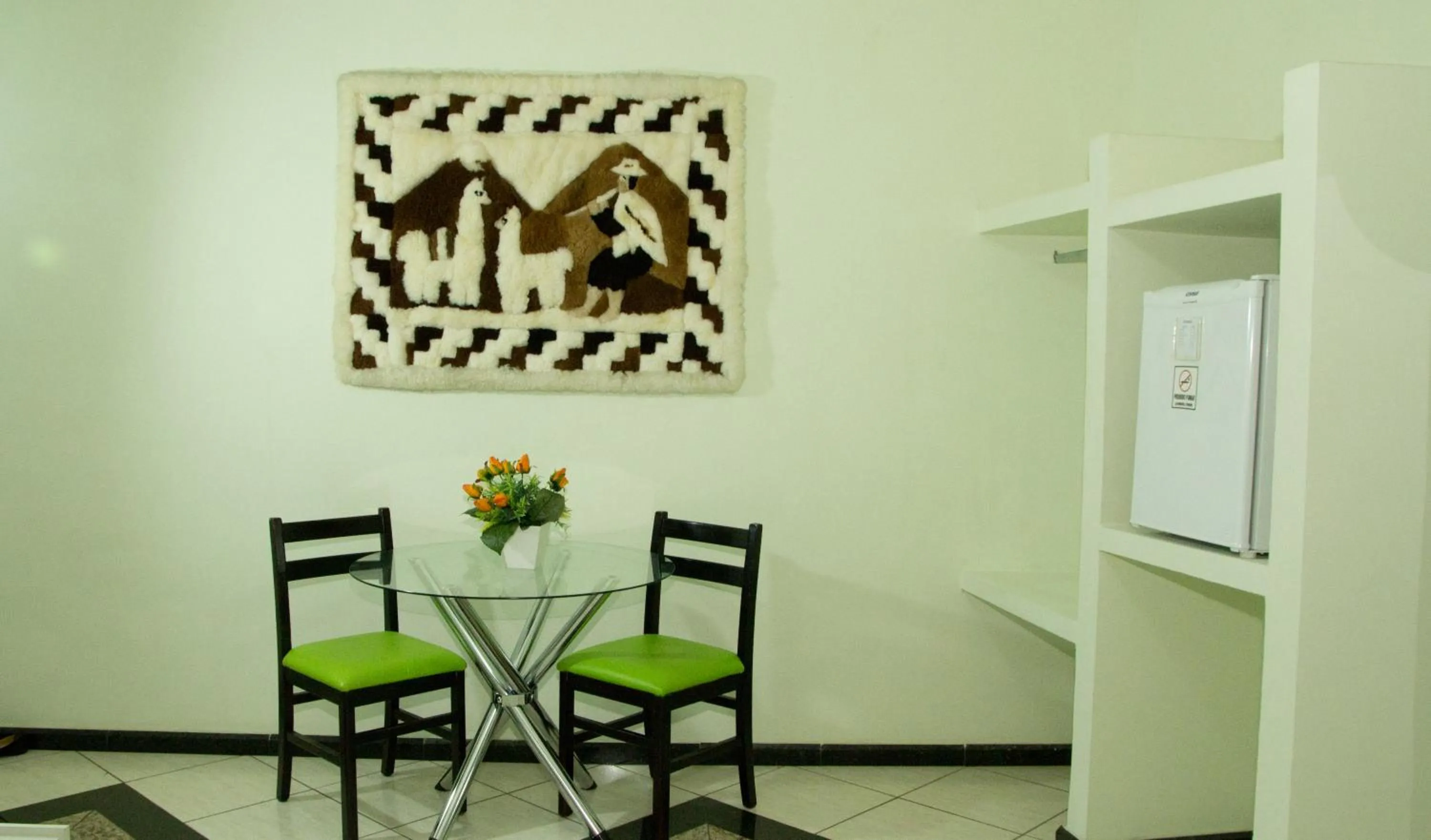 Seating area in Hotel Meri Conselheiro Lafaiete