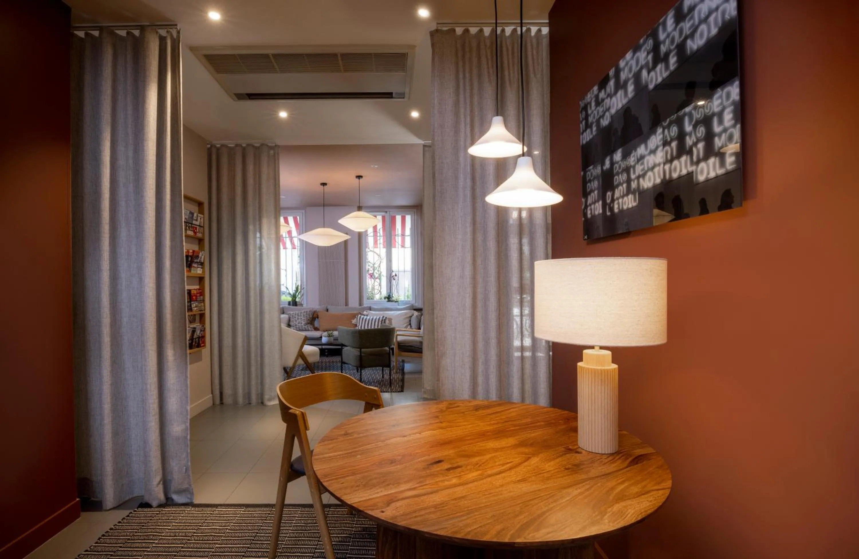 Photo of the whole room in Hôtel Marais de Launay