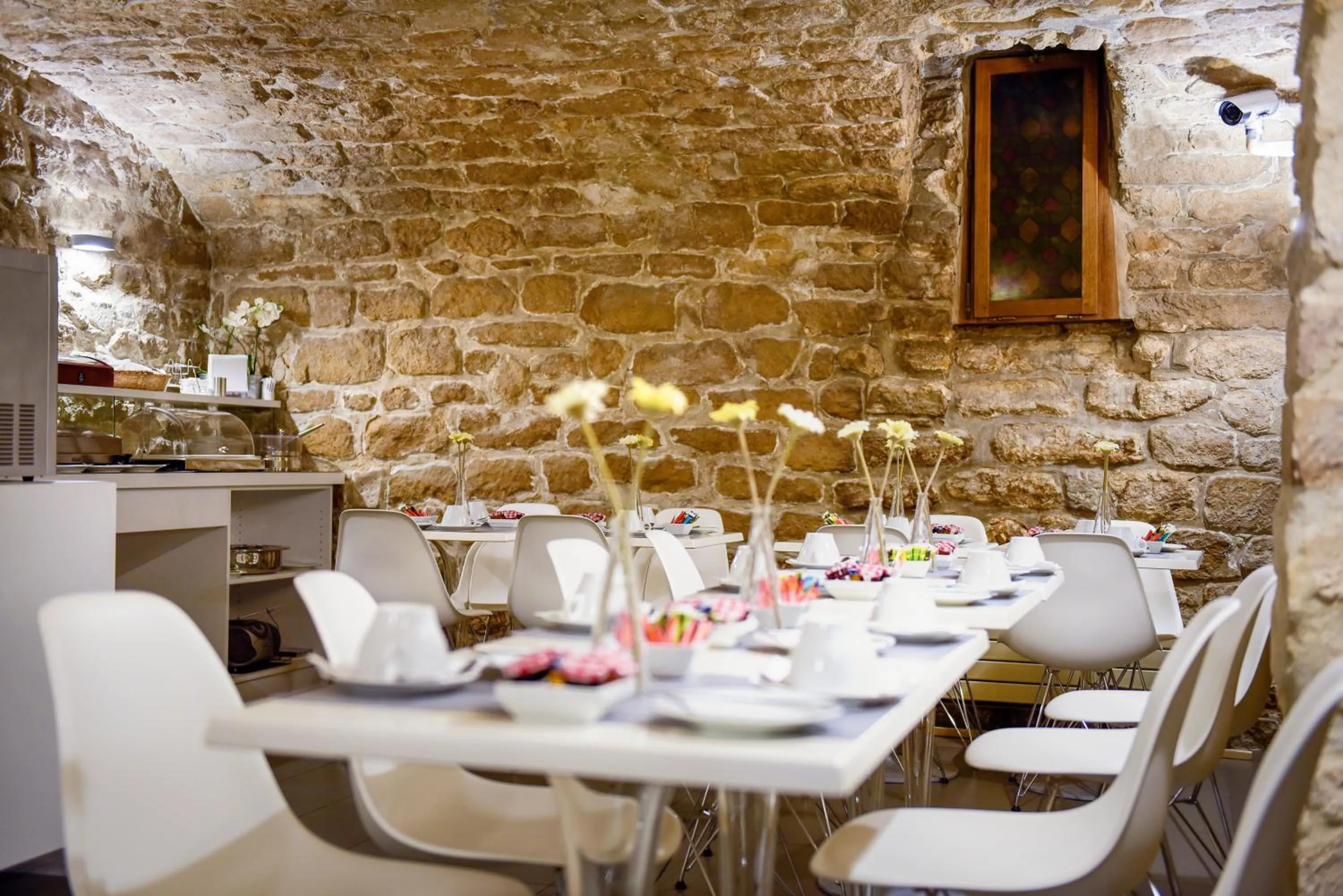 Dining area in Hôtel Marais de Launay