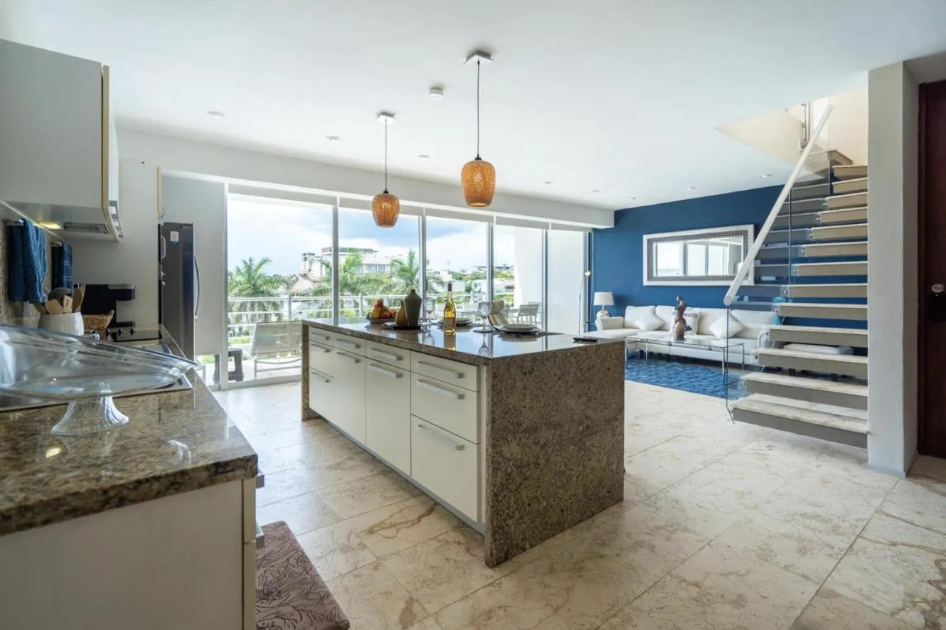 Kitchen or kitchenette in Magia Beachside Apartment by BVR