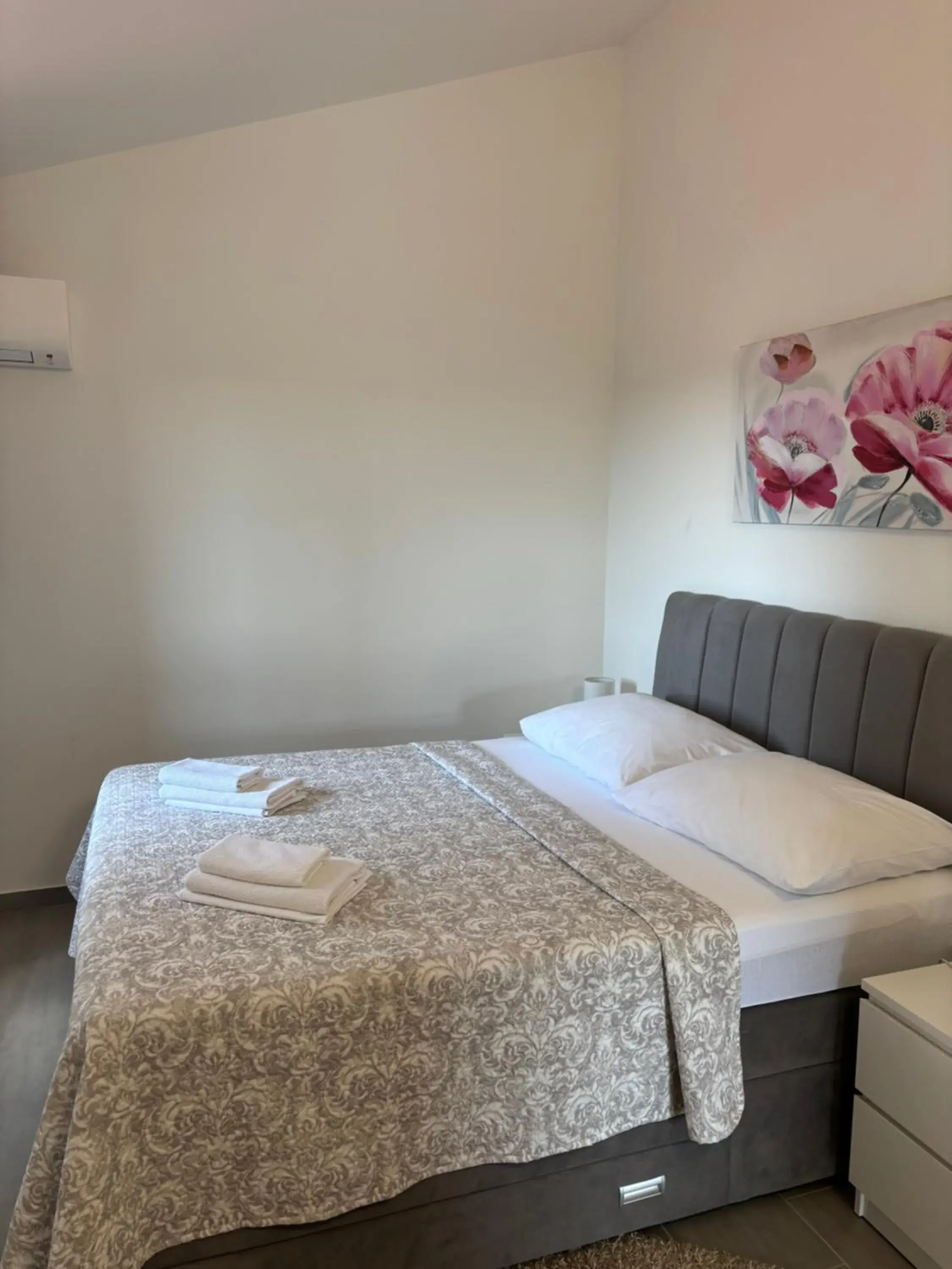 King Room with Sea View in Villa Anna King Room with Sea View in Villa Anna