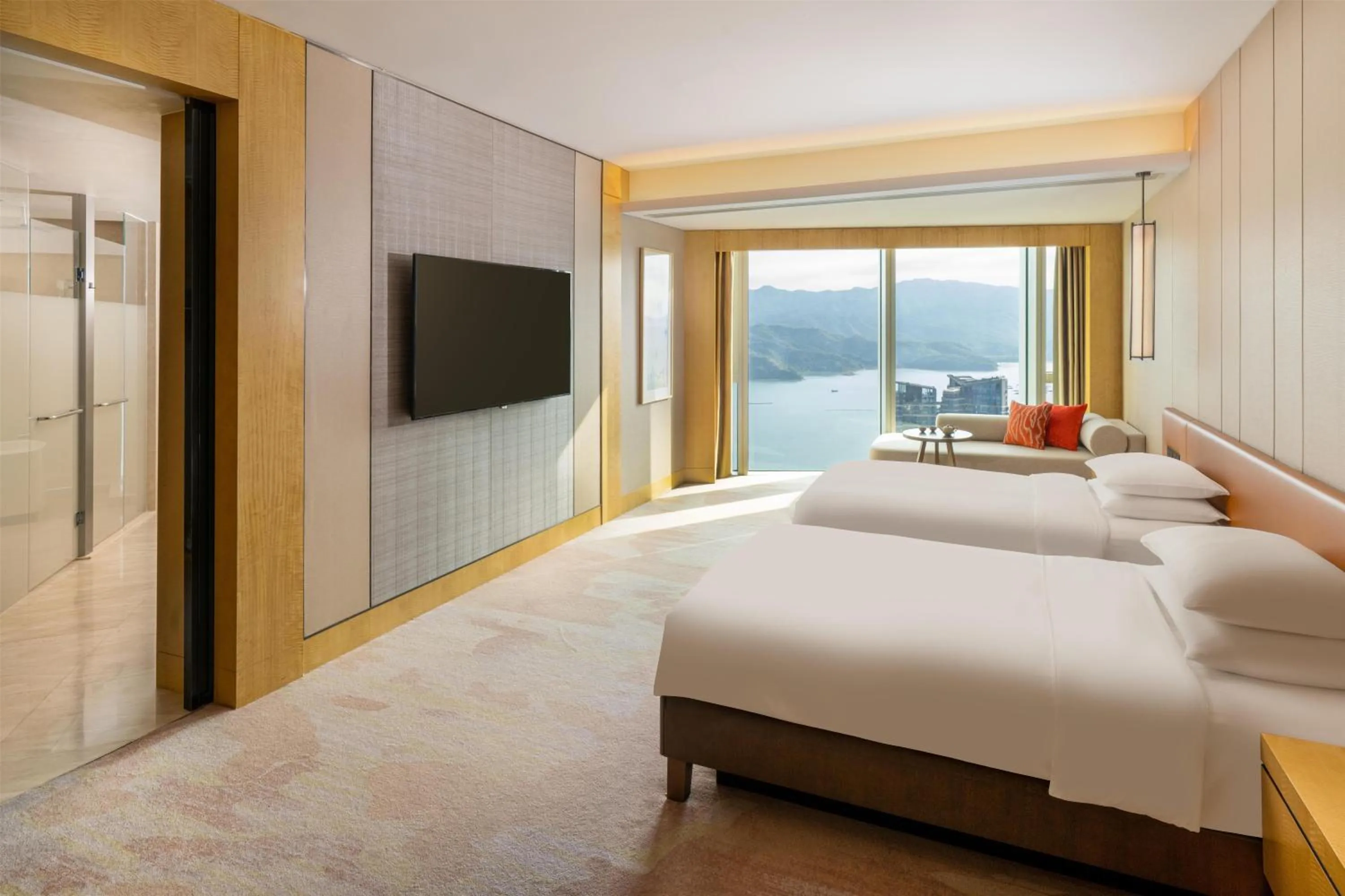 Bedroom, Bed in Hyatt Regency Shenzhen Yantian