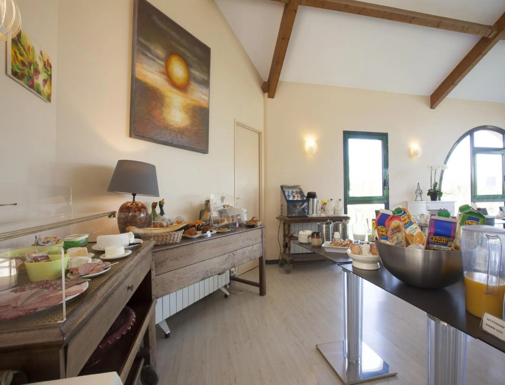 Restaurant/places to eat in Golf Hotel Colvert - Room Service Disponible