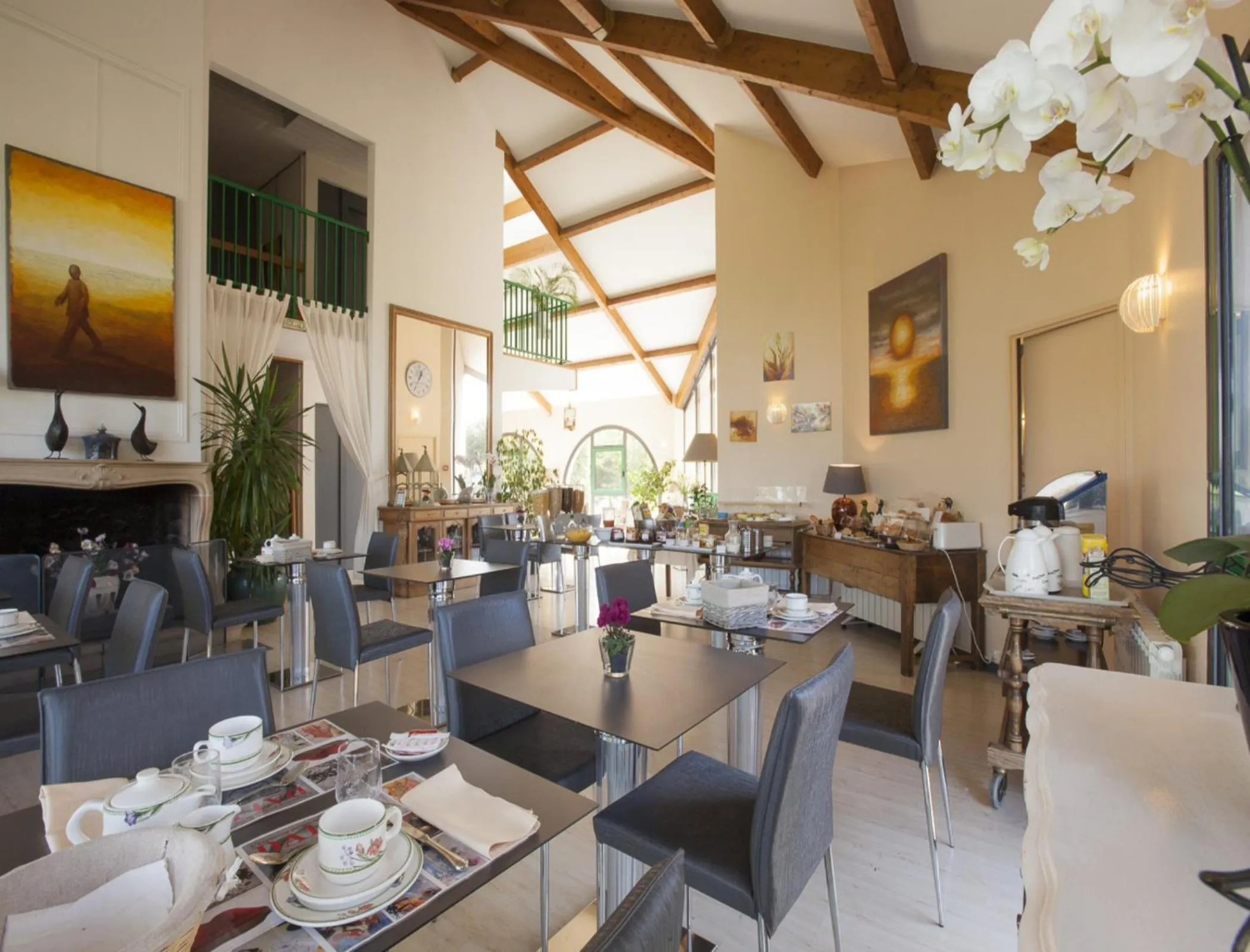 Restaurant/places to eat in Golf Hotel Colvert - Room Service Disponible