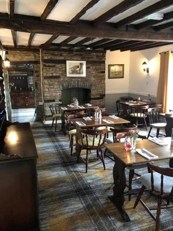 Restaurant/places to eat in The Griffin Llyswen
