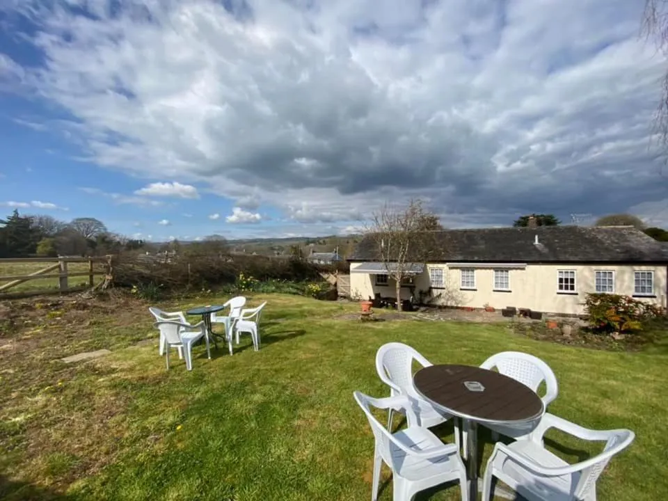 Garden view in The Griffin Llyswen