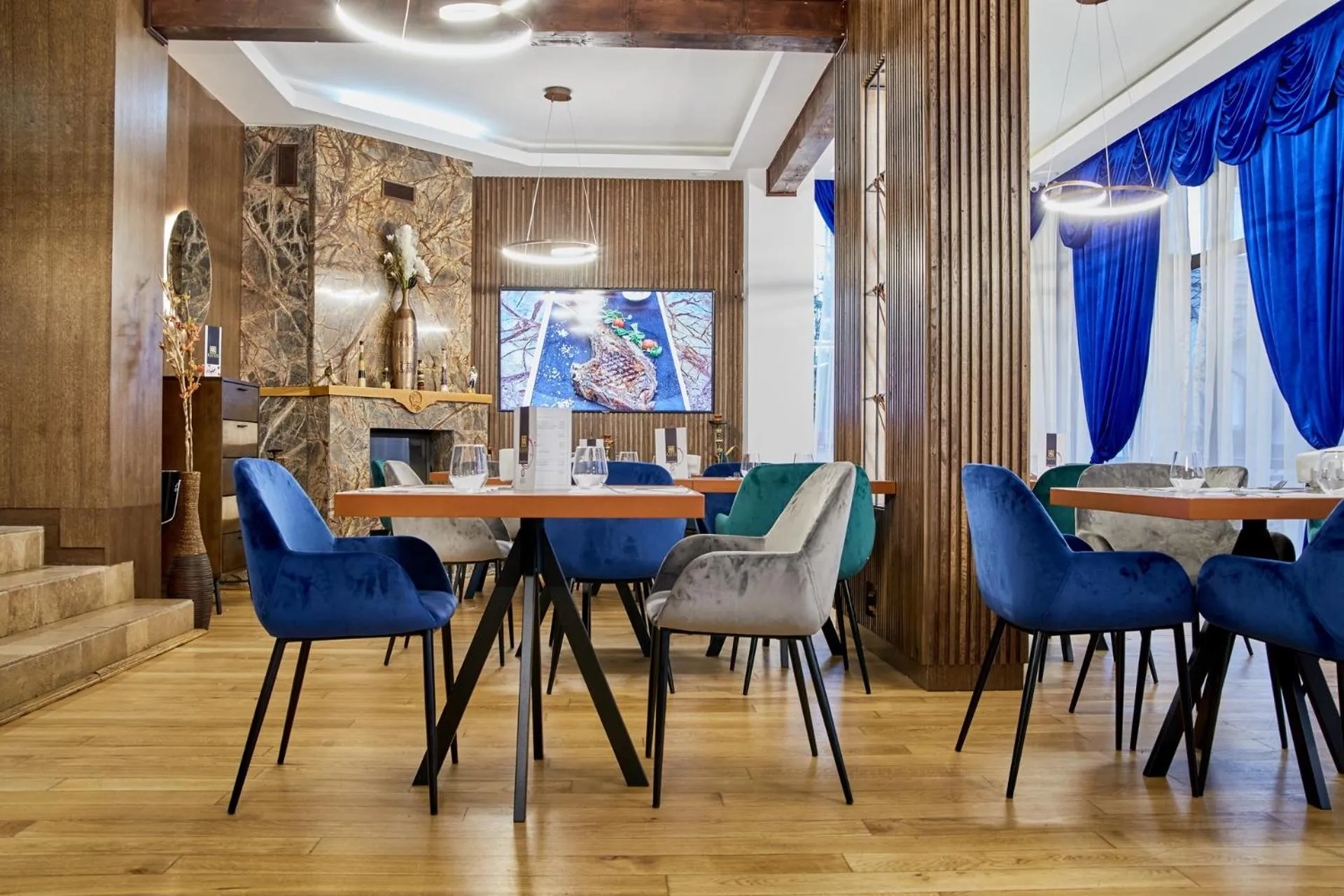 Restaurant/places to eat in Kayus