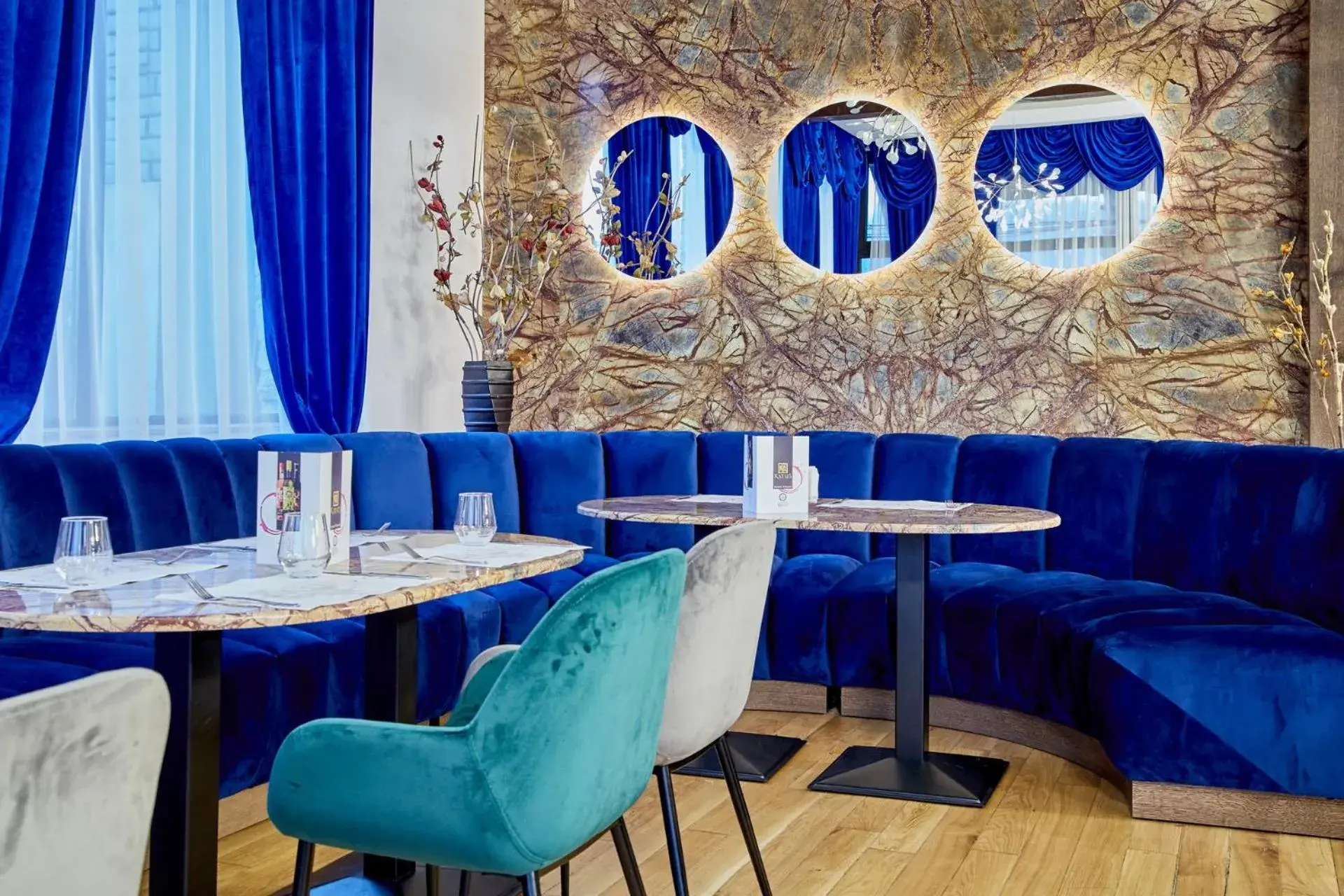 Restaurant/places to eat in Kayus Restaurant/places to eat in Kayus