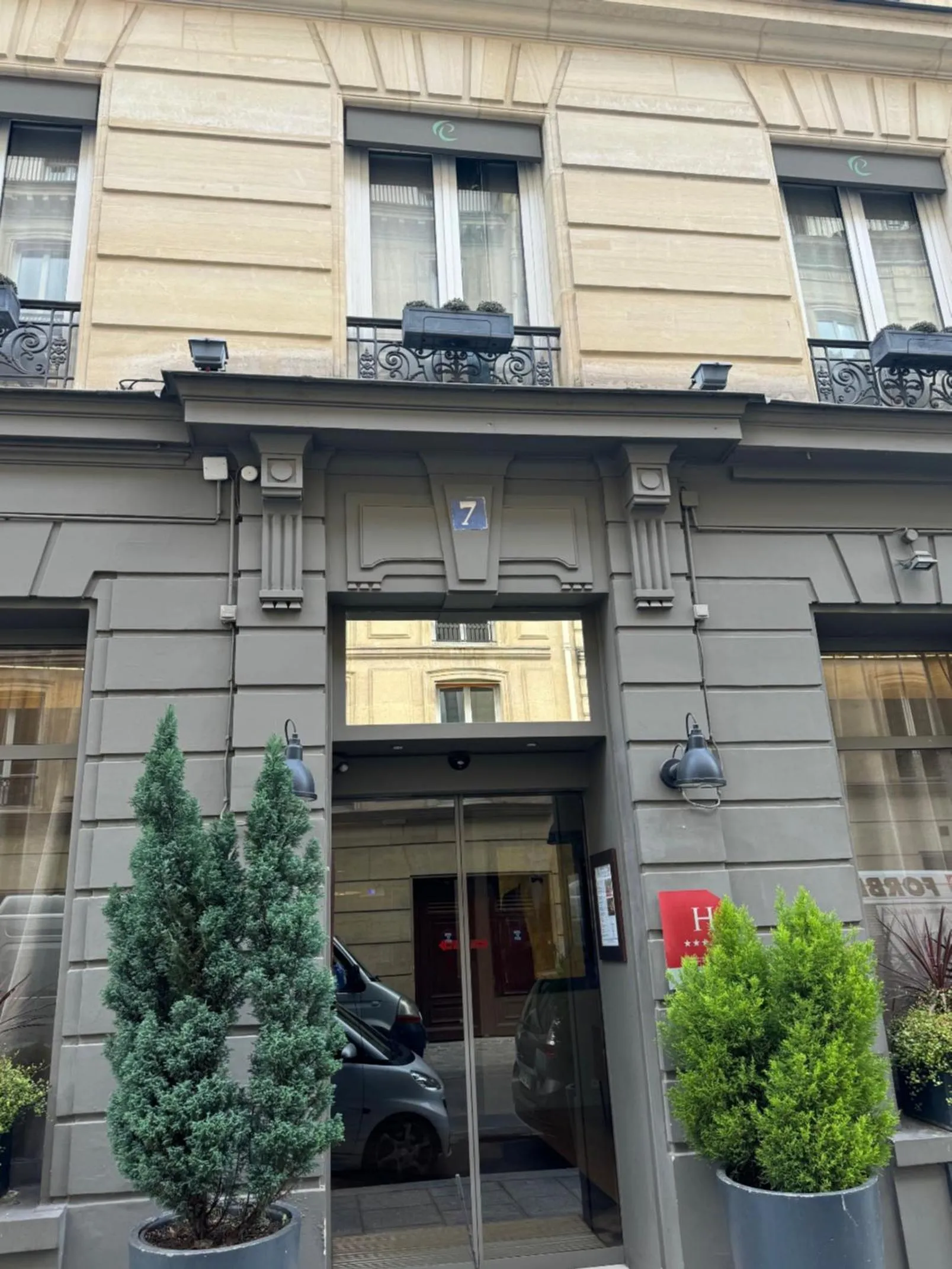 Property building in Hôtel Elixir