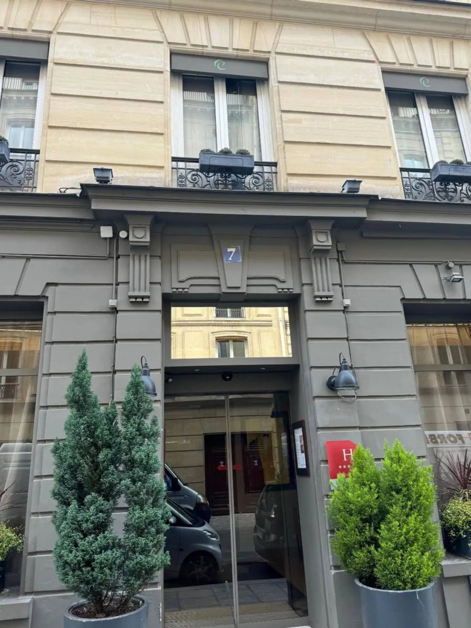 Property building in Hôtel Elixir Property building in Hôtel Elixir