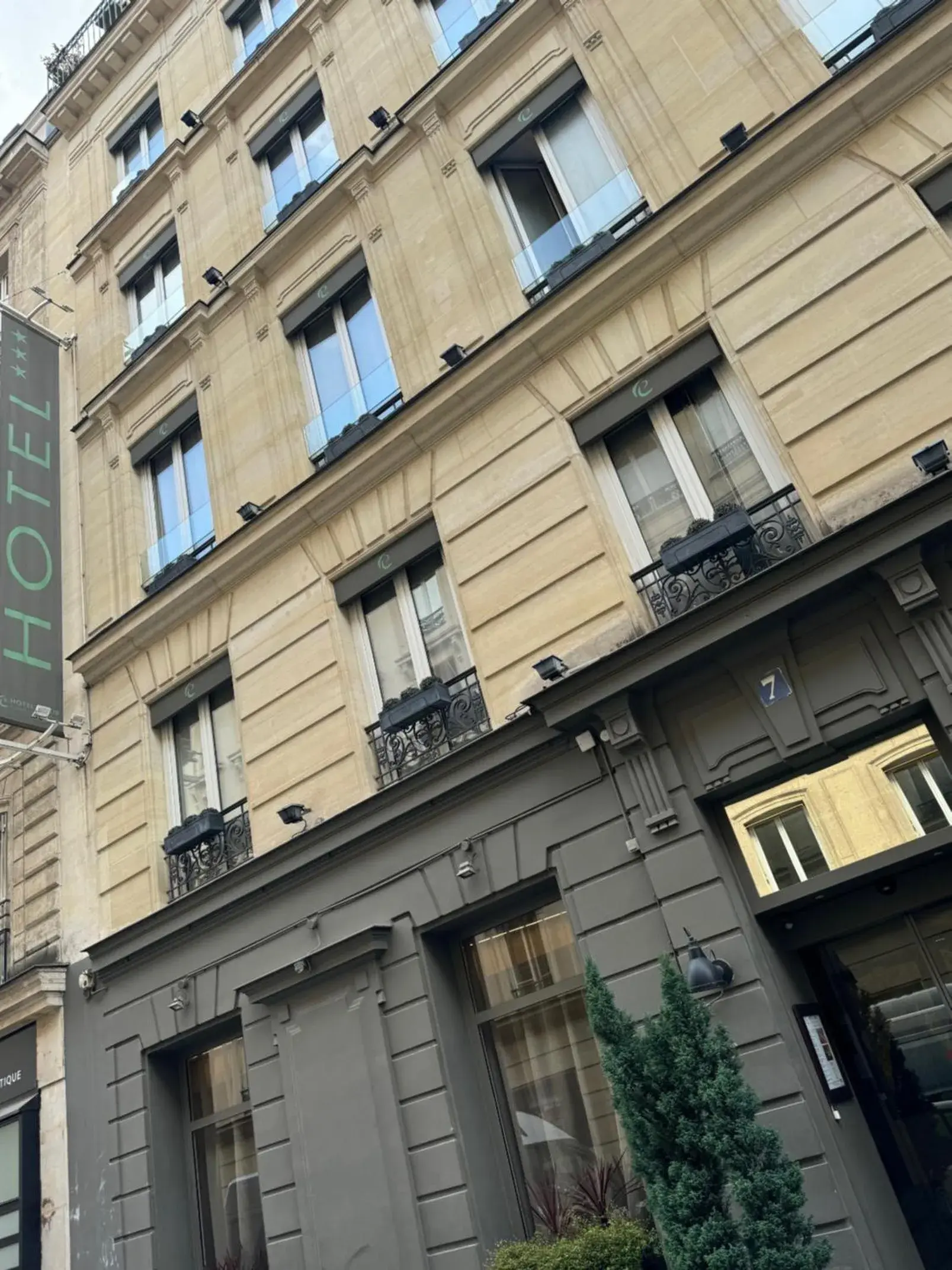 Property building in Hôtel Elixir Property building in Hôtel Elixir