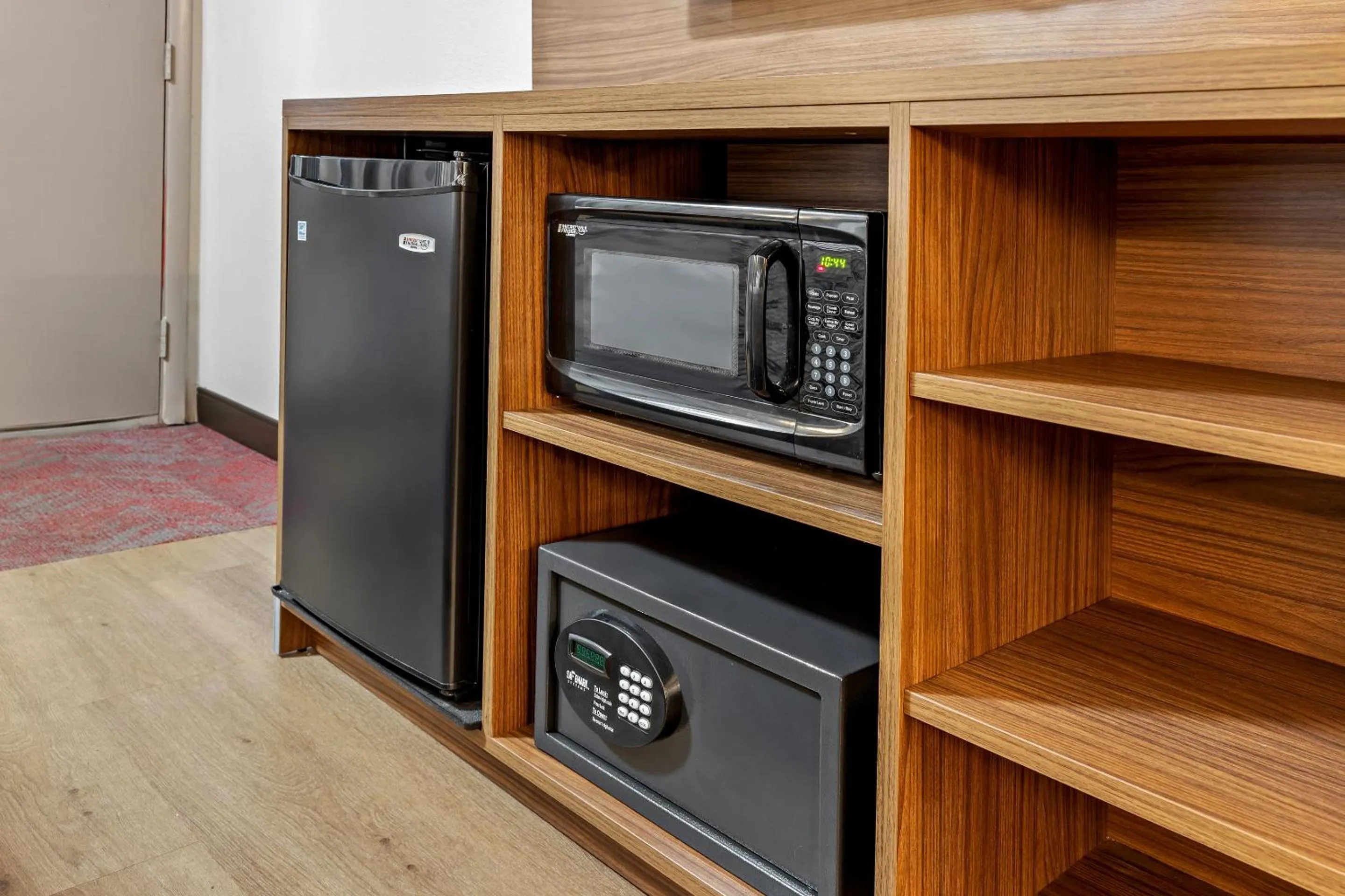 Photo of the whole room in Red Roof Inn PLUS+ Columbus-Ohio State University OSU