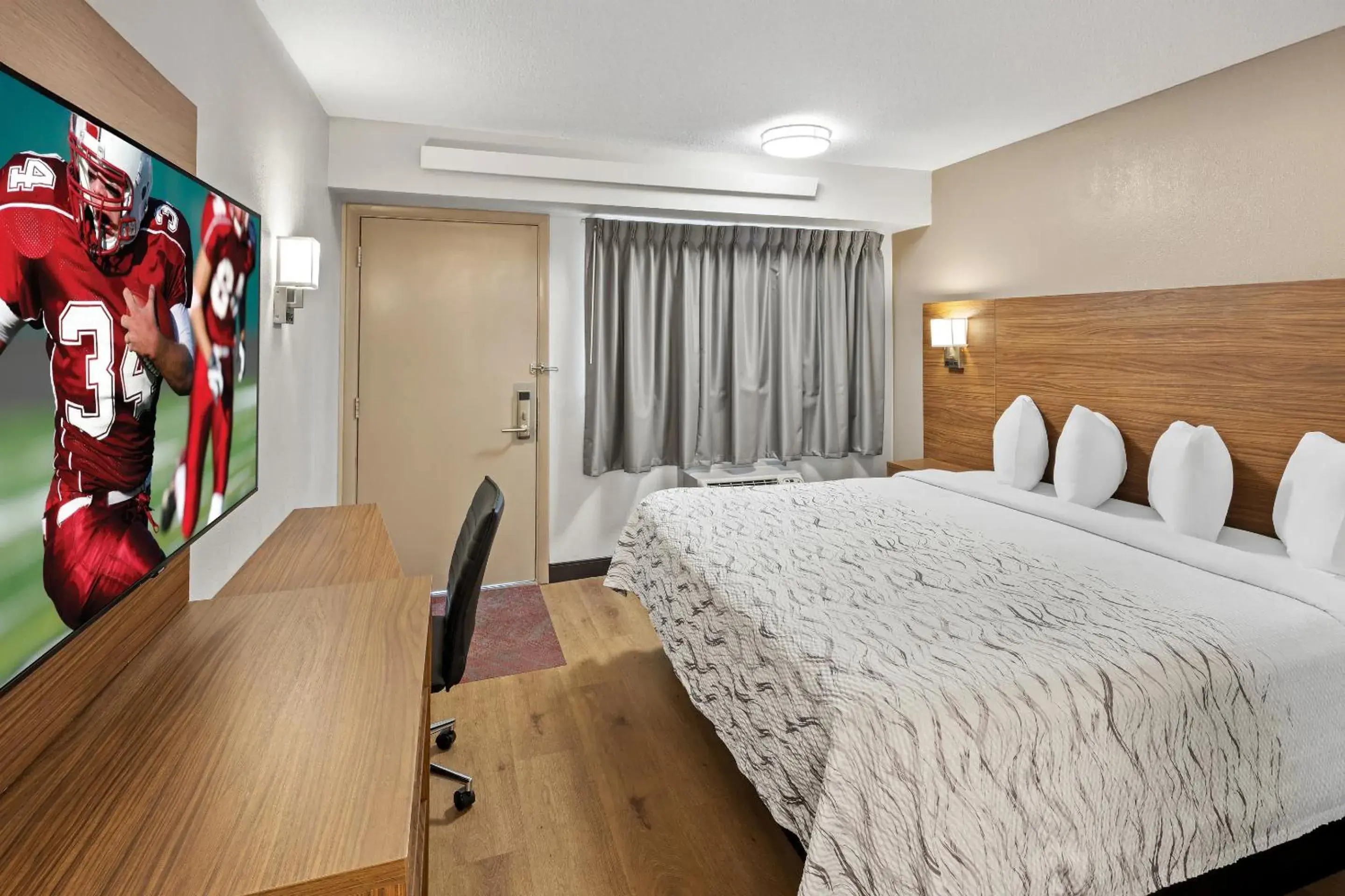 Standard King Room Smoke Free in Red Roof Inn PLUS+ Columbus-Ohio State University OSU Standard King Room Smoke Free in Red Roof Inn PLUS+ Columbus-Ohio State University OSU